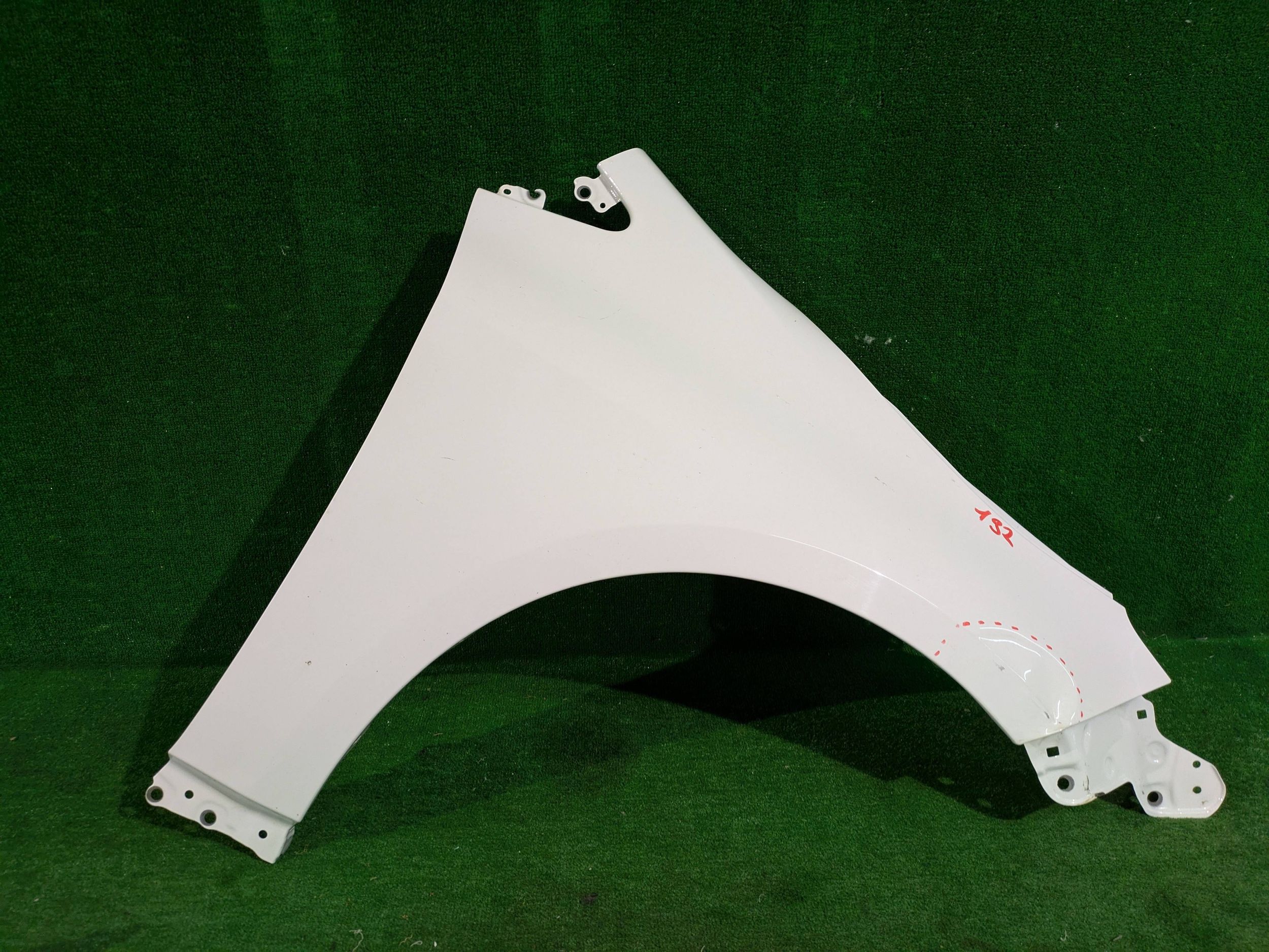 fender front right front TOYOTA COROLLA E21 HB KOMBI NR.192
