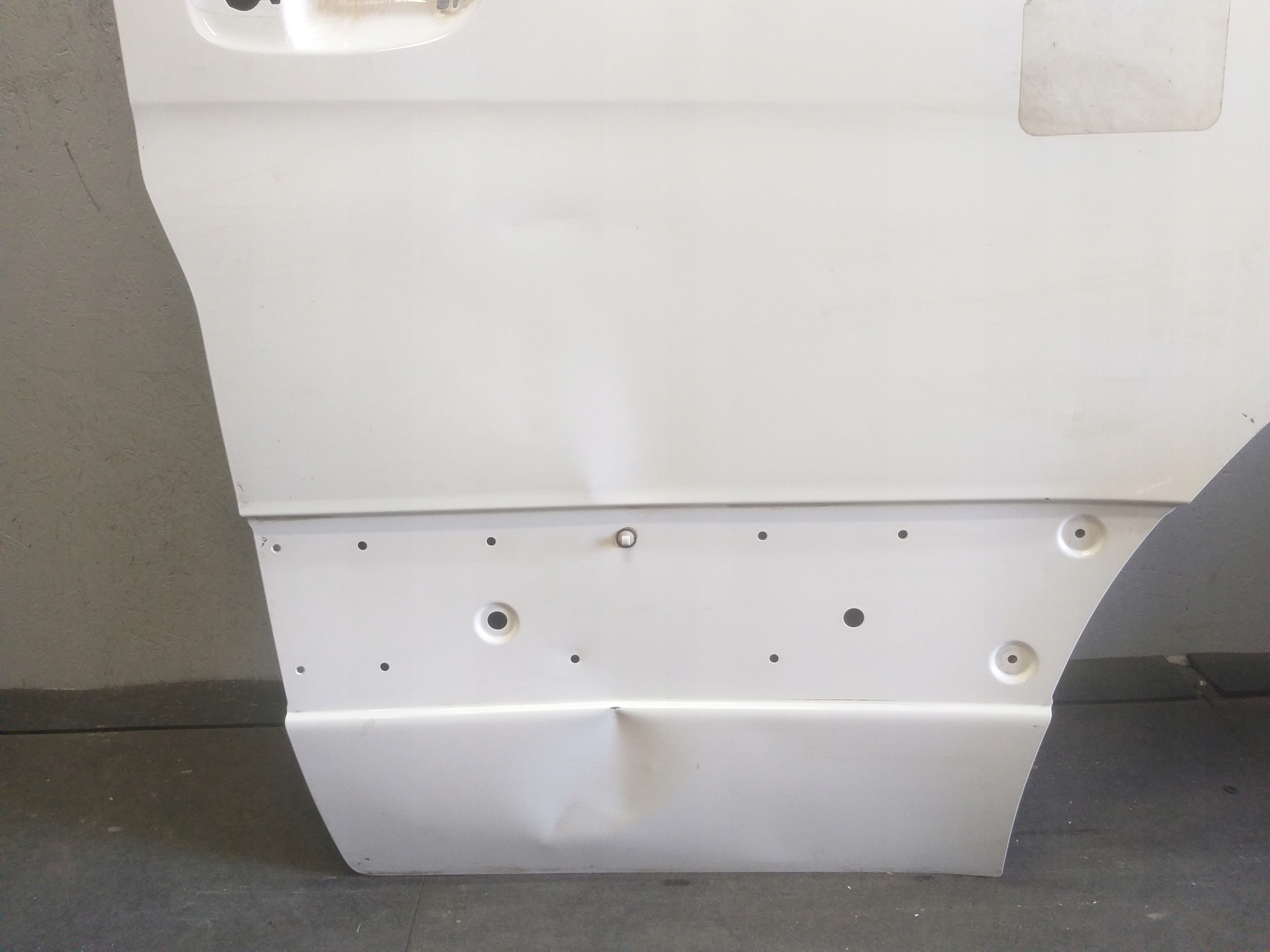 DOOR FRONT RIGHT MERCEDES SPRINTER W907 W910