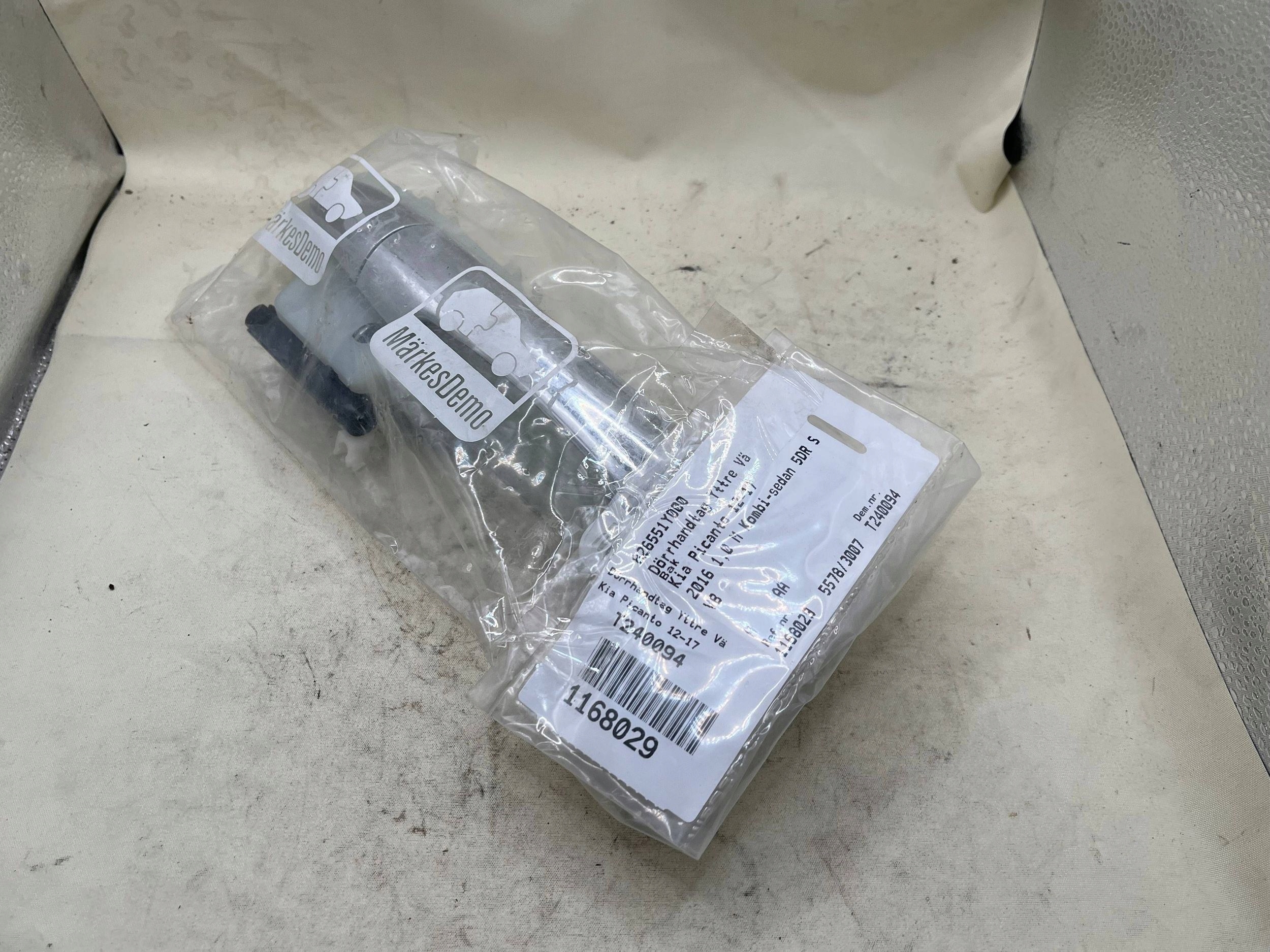 KIA PICANTO handle door left front 826551Y000 !J