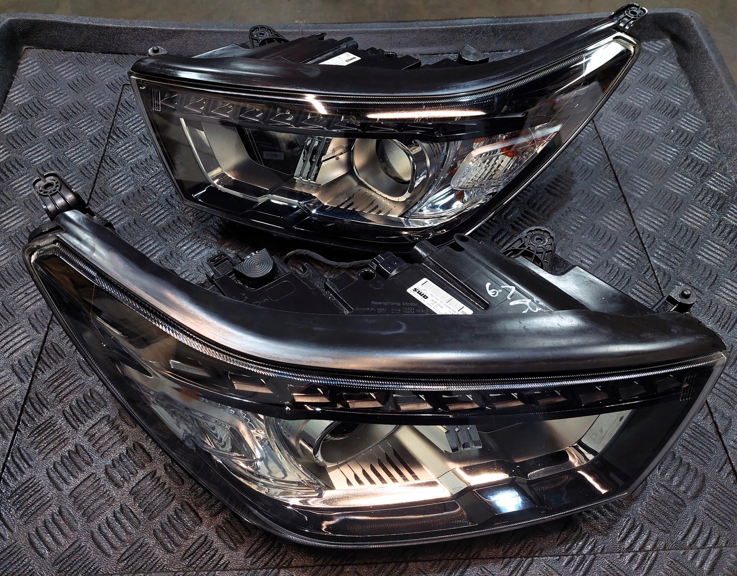 light front left front left EUROPA SSANGYONG TIVOLI XLV