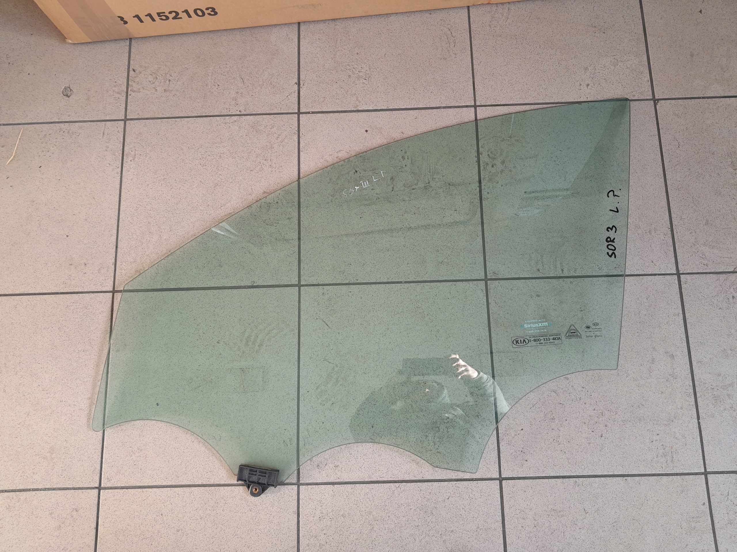 KIA SORENTO III 2015R SZYBA DRZWI LEWA PRZÓD PRZEDNIA SOLAR GLASS M540 AS2