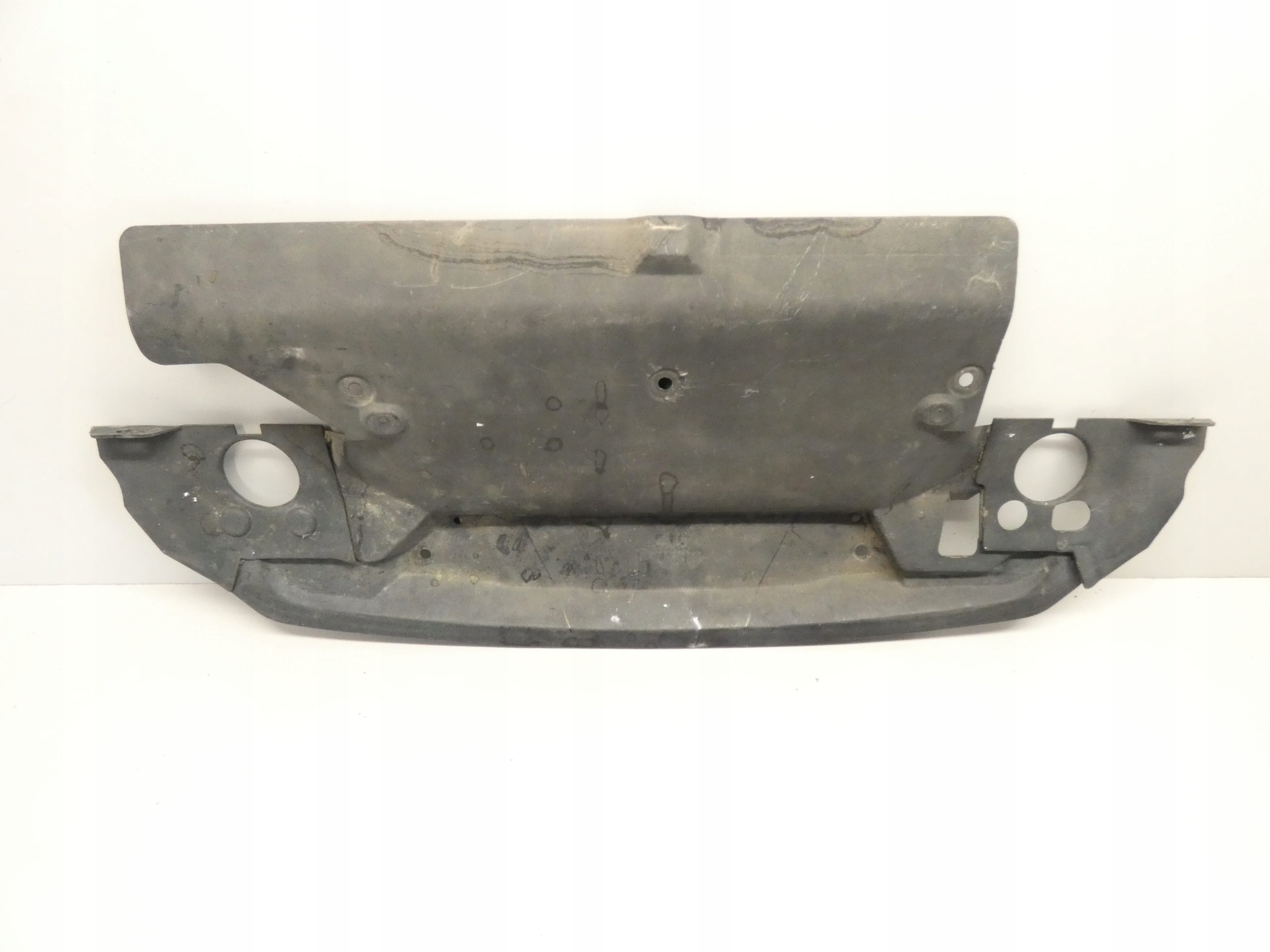 kryt chladiče stěny předního BMW E36 81359479