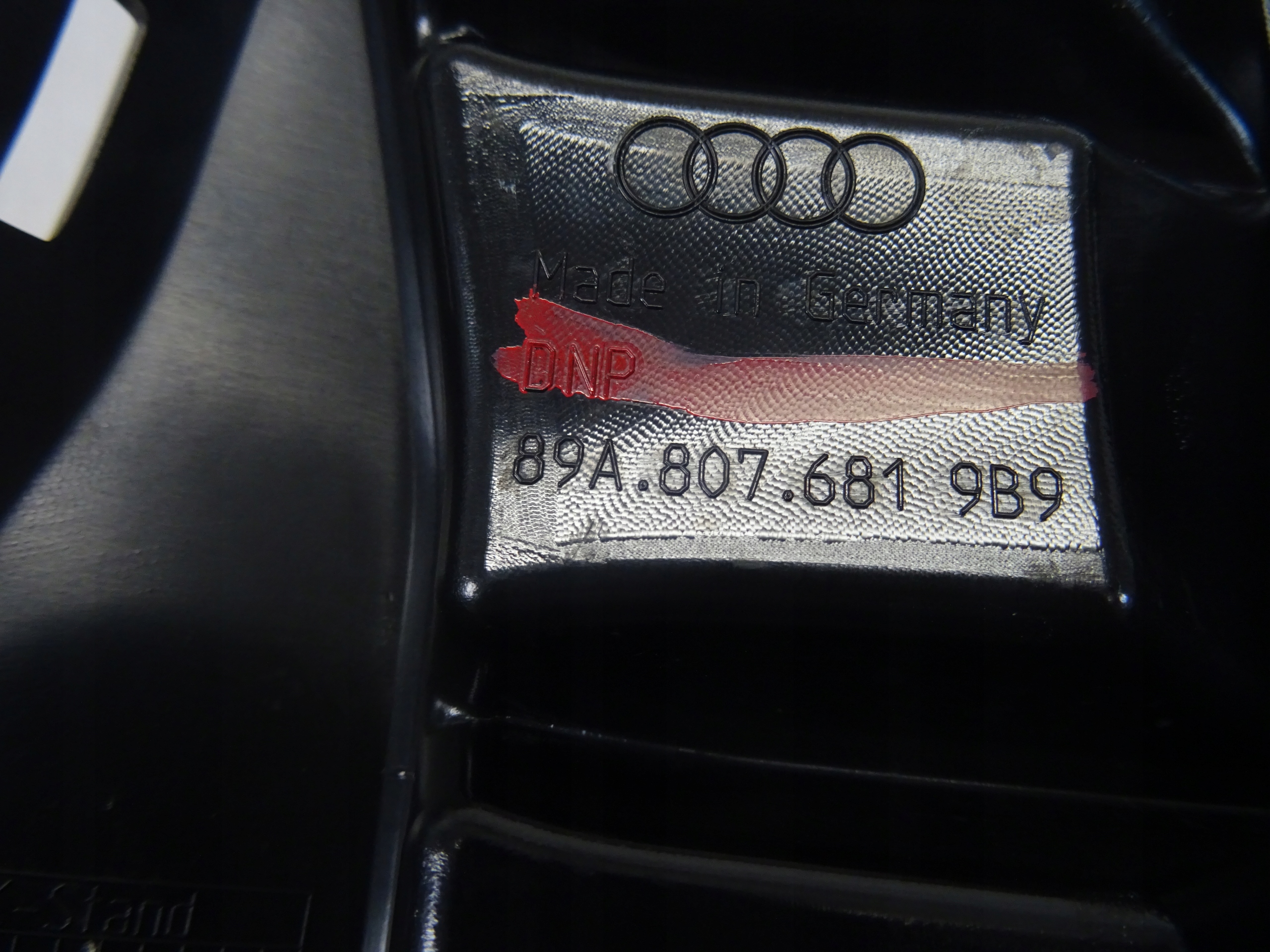 mřížka nárazníku přední předek levá AUDI Q4 E-TRON 89A807681