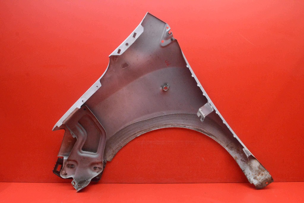 fender right front front BIALY 260421830R DACIA DOKKER 12-17
