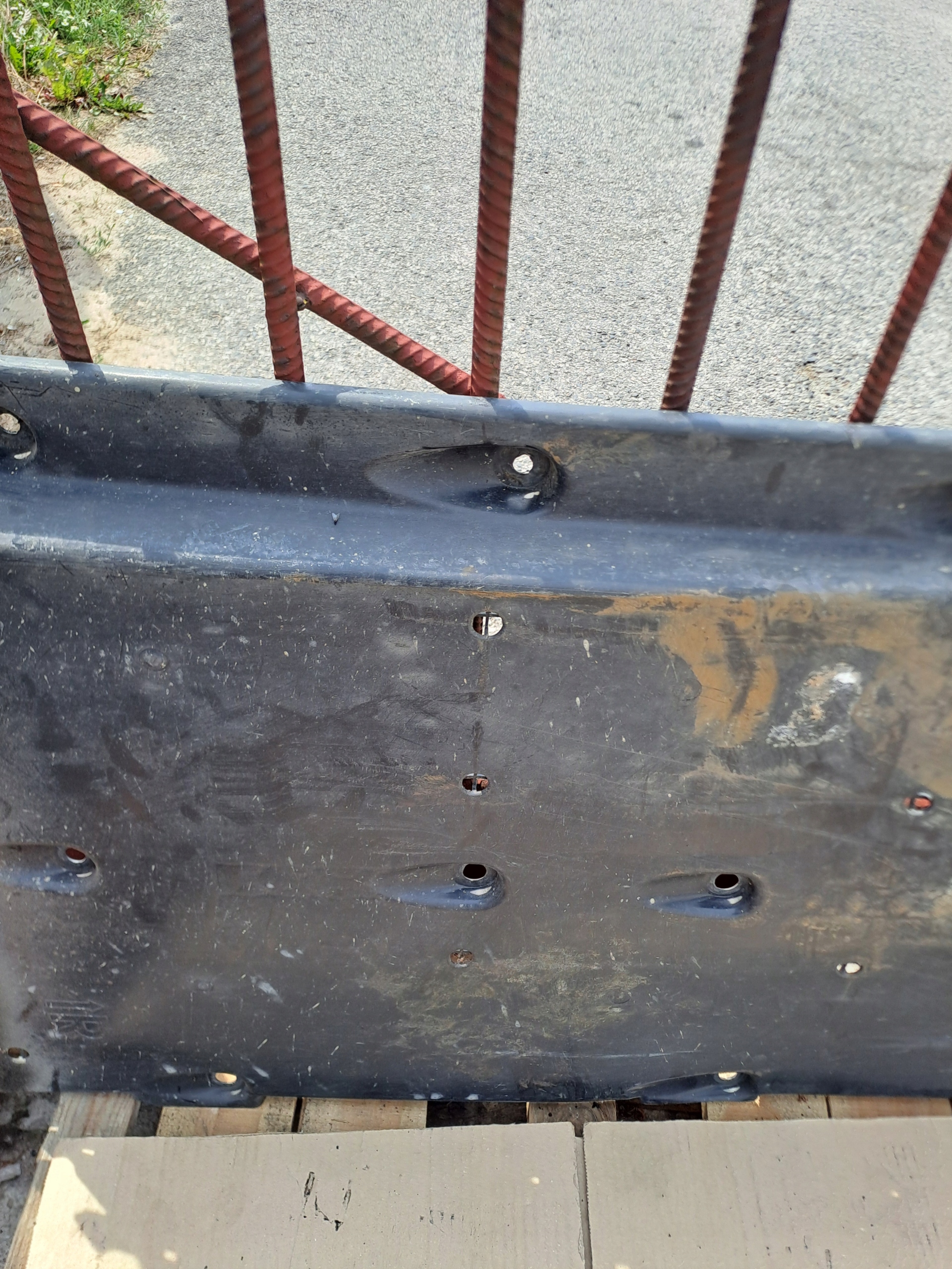 QASHQAI and J10 FL cover chassis right 74814BR00A