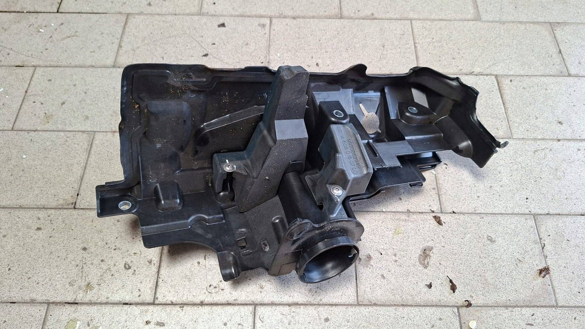 Wlew olio Renault Captur II 992086294R