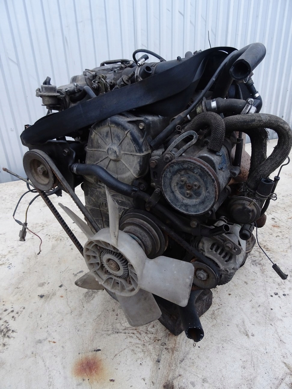 SILNIK ISUZU TROOPER 2.3 4WD 90KM 4ZD1 Typ silnika Diesel