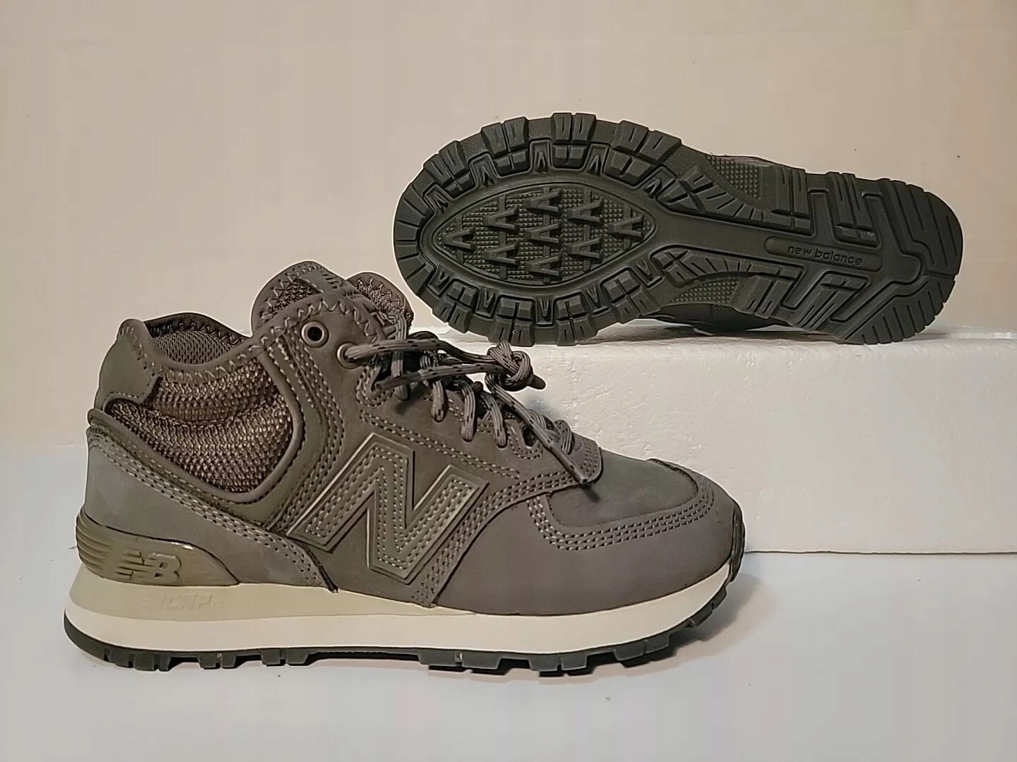 Sportovní boty Módní tenisky New Balance 574 vel.38