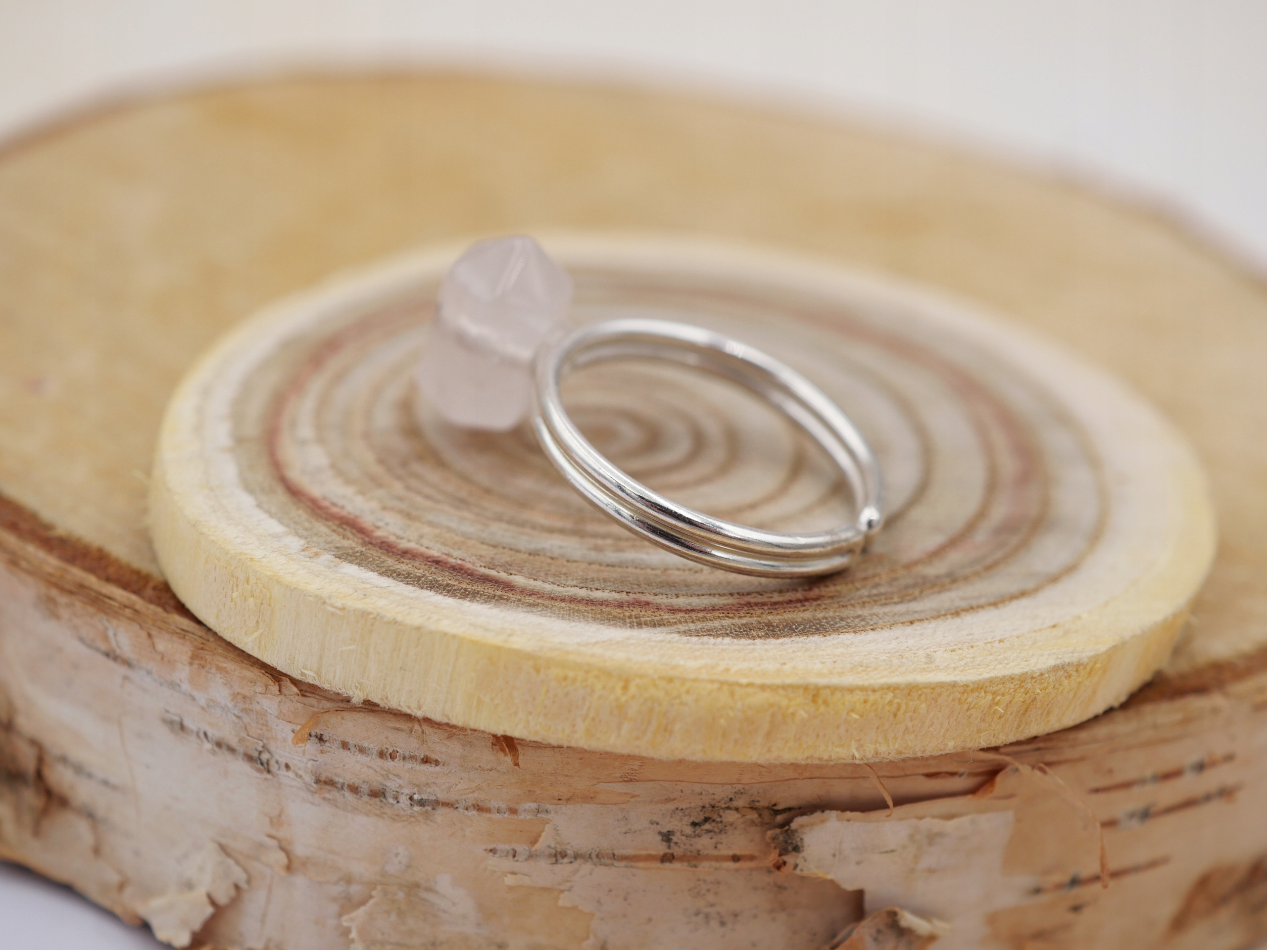 SREBRNY PIERŚCIONEK Z GROTEM-KRYSZTAŁ GÓRSKI Rozmiar/Średnica wew. (mm) regulowany