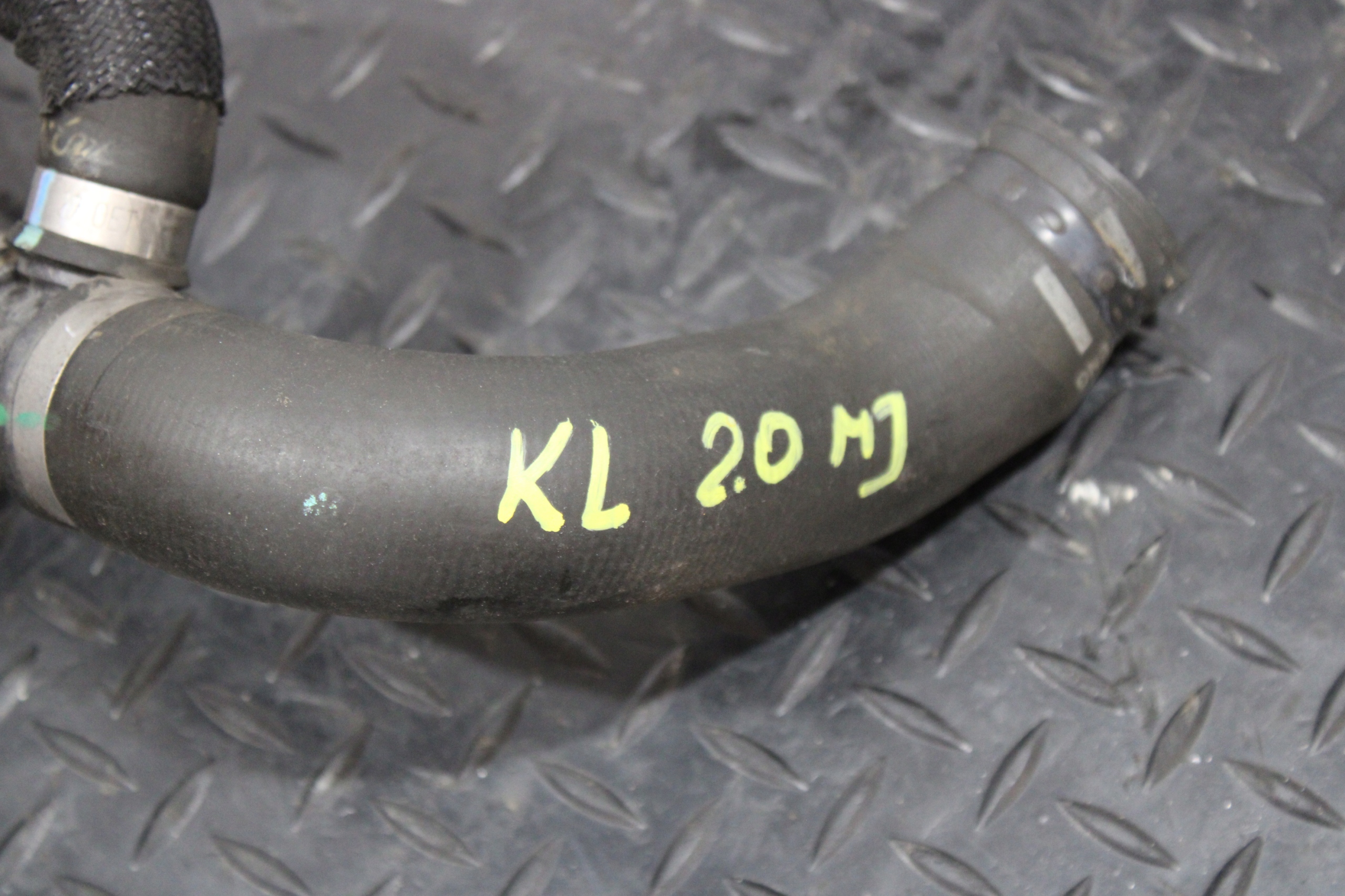 crijevo prijenos vode JEEP CHEROKEE KL 68102140AC