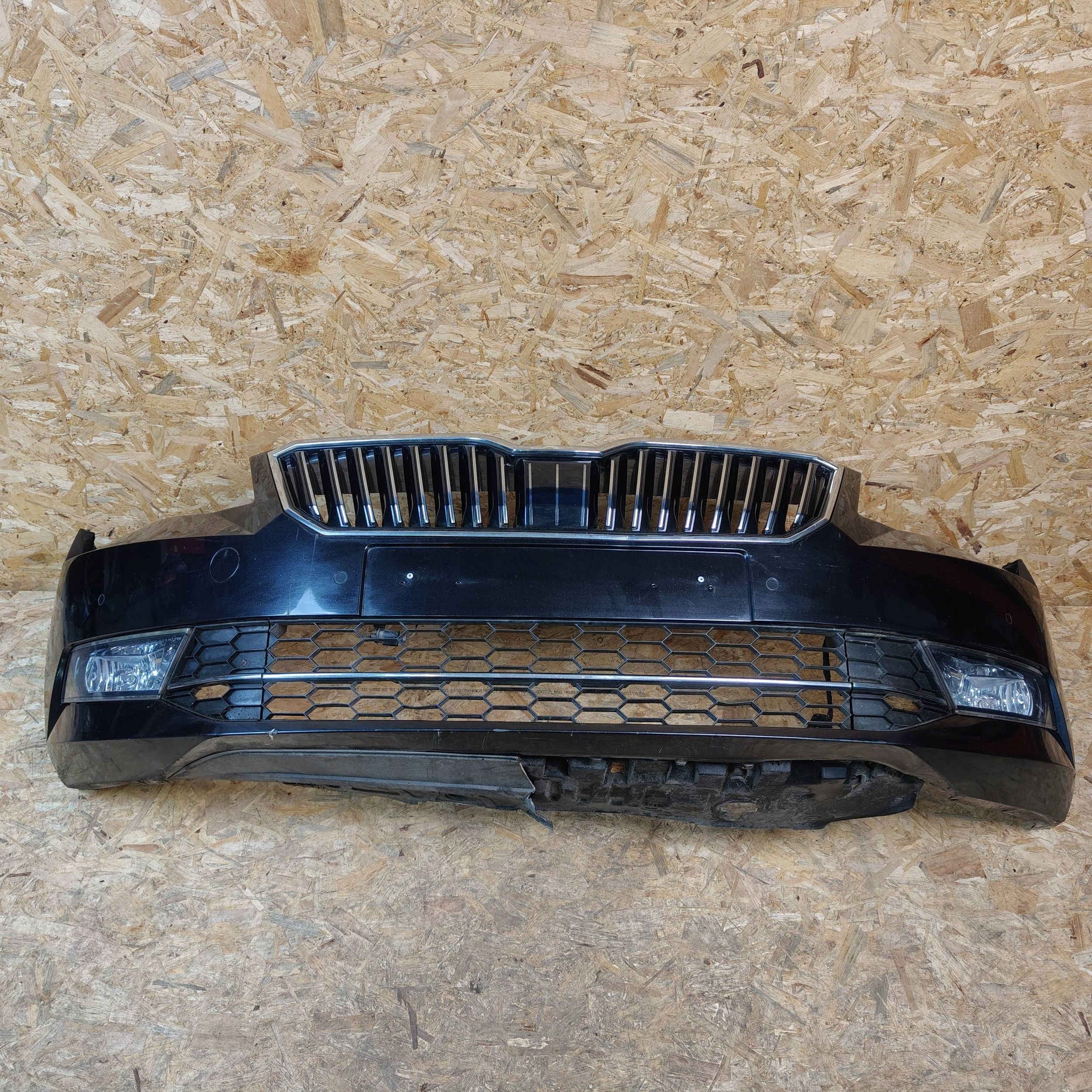 front bumper front Skoda Superb B8 (3V) 3V0807221 Parki washers