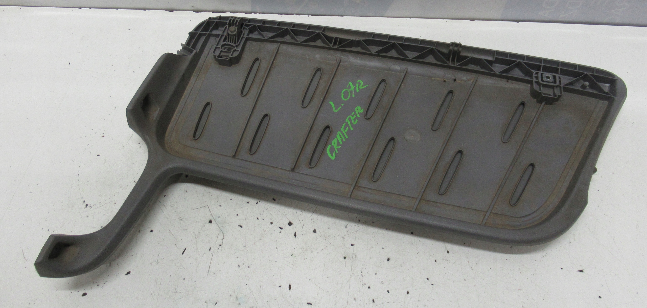 VW CRAFTER 07R cover PRZECIWSLONECZNA left