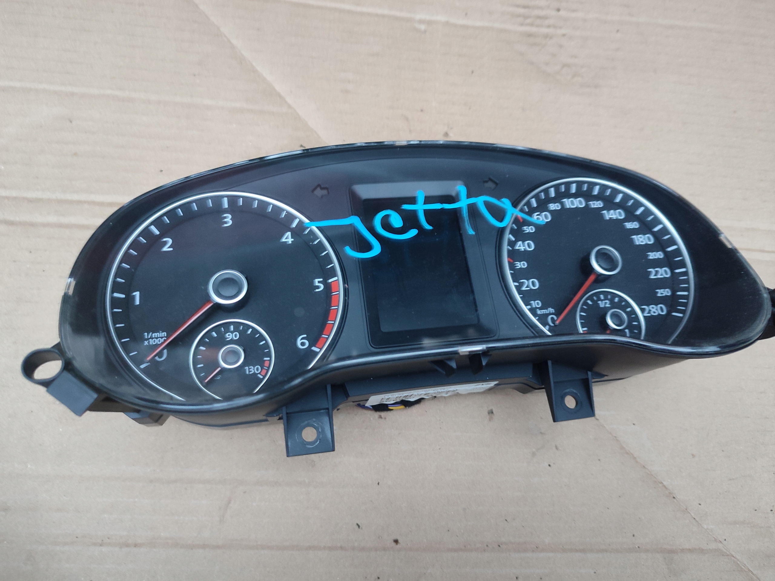 dials dials VOLKSWAGEN VW JETTA VI 1,6 2,0 TDI 5C6920871A