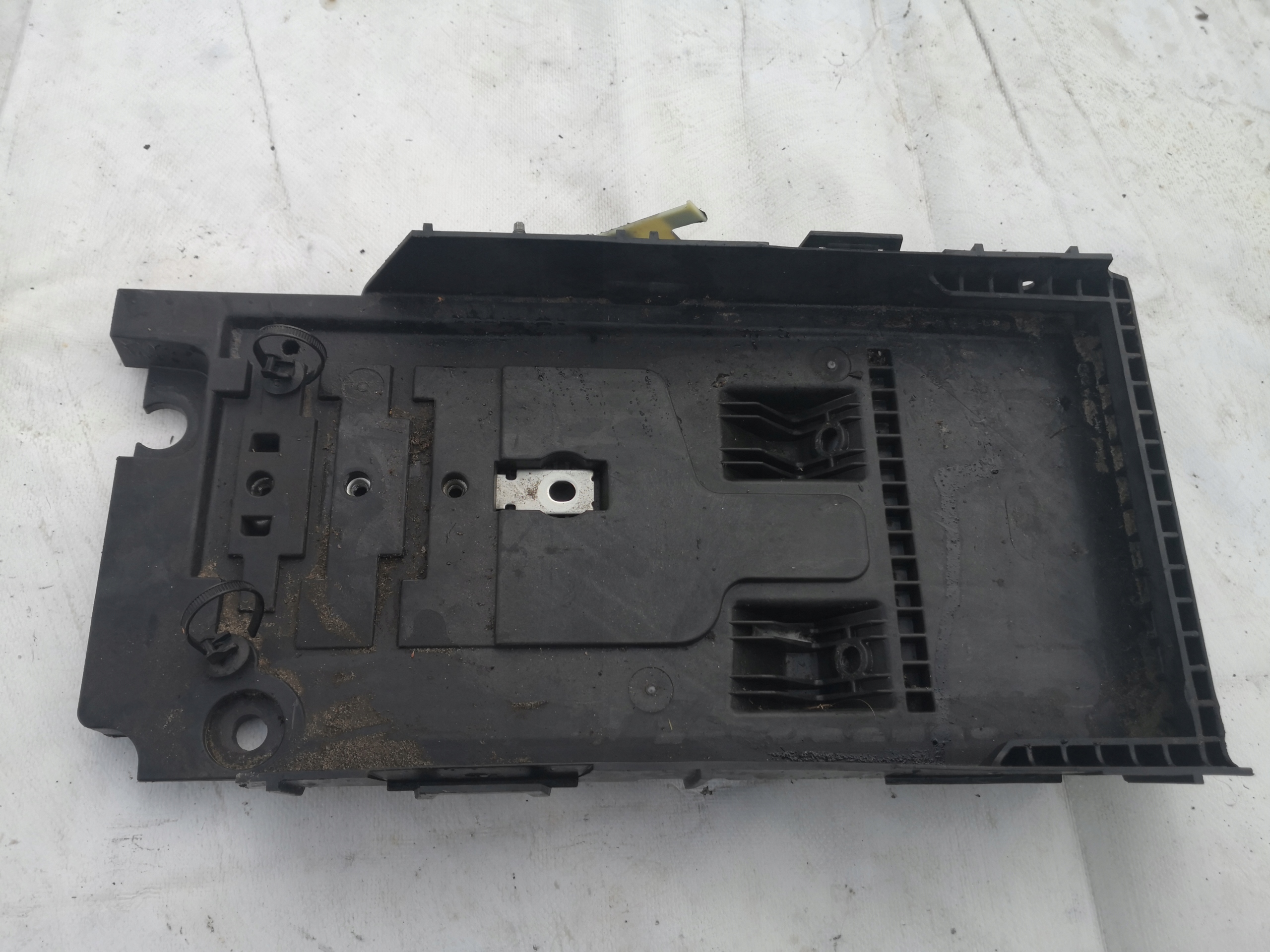 držač akumulatora FORD MONDEO MK5 DG93-10723-AE