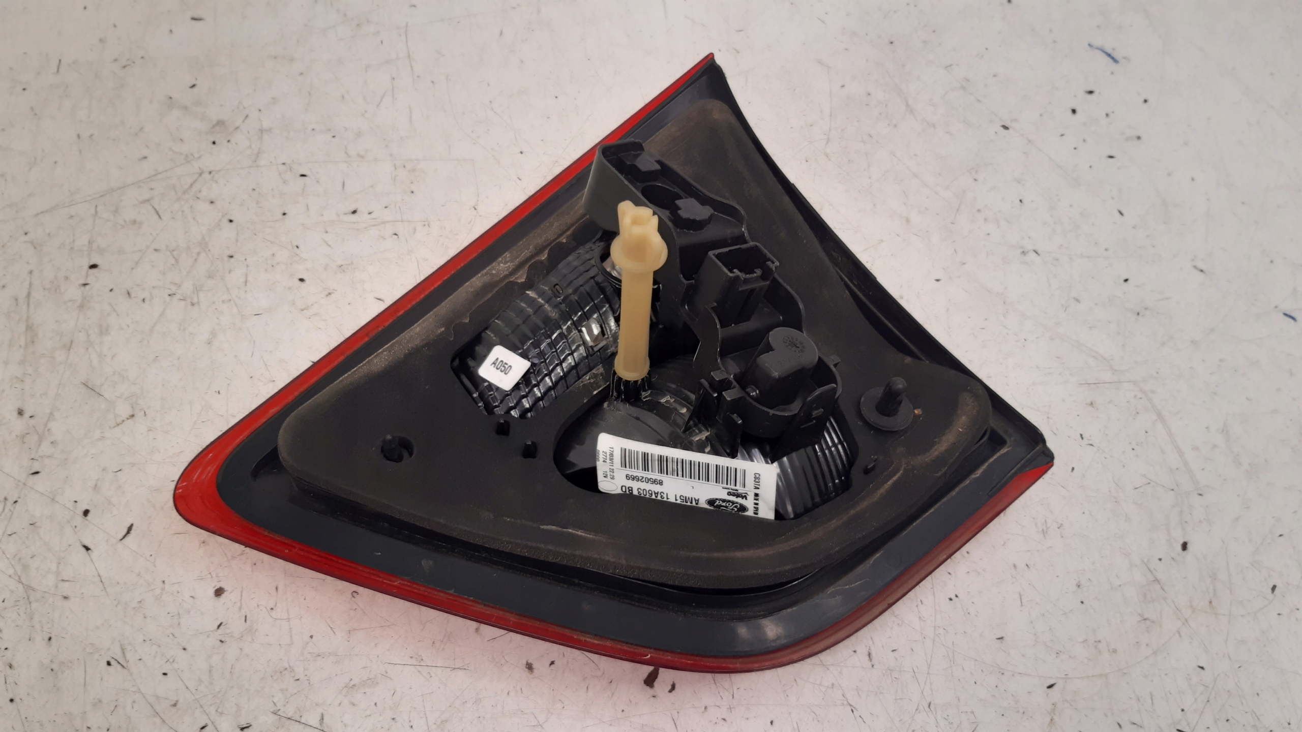 light to the bonnet left rear part AM5113A603BD Ford C-MAX MK2