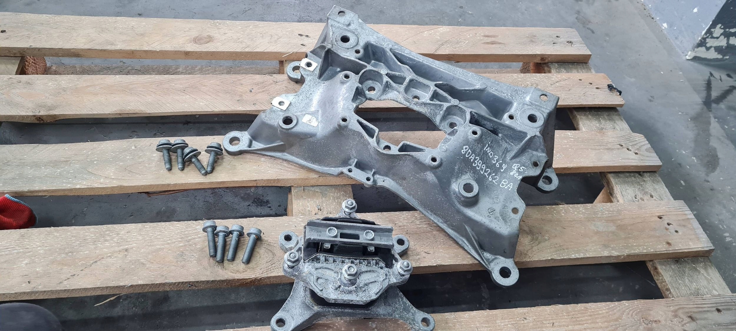 Q5 80A Poignée Support plaque Support Support Boîte de vitesse Engrenage 2.0 TFSI 80A399262BA