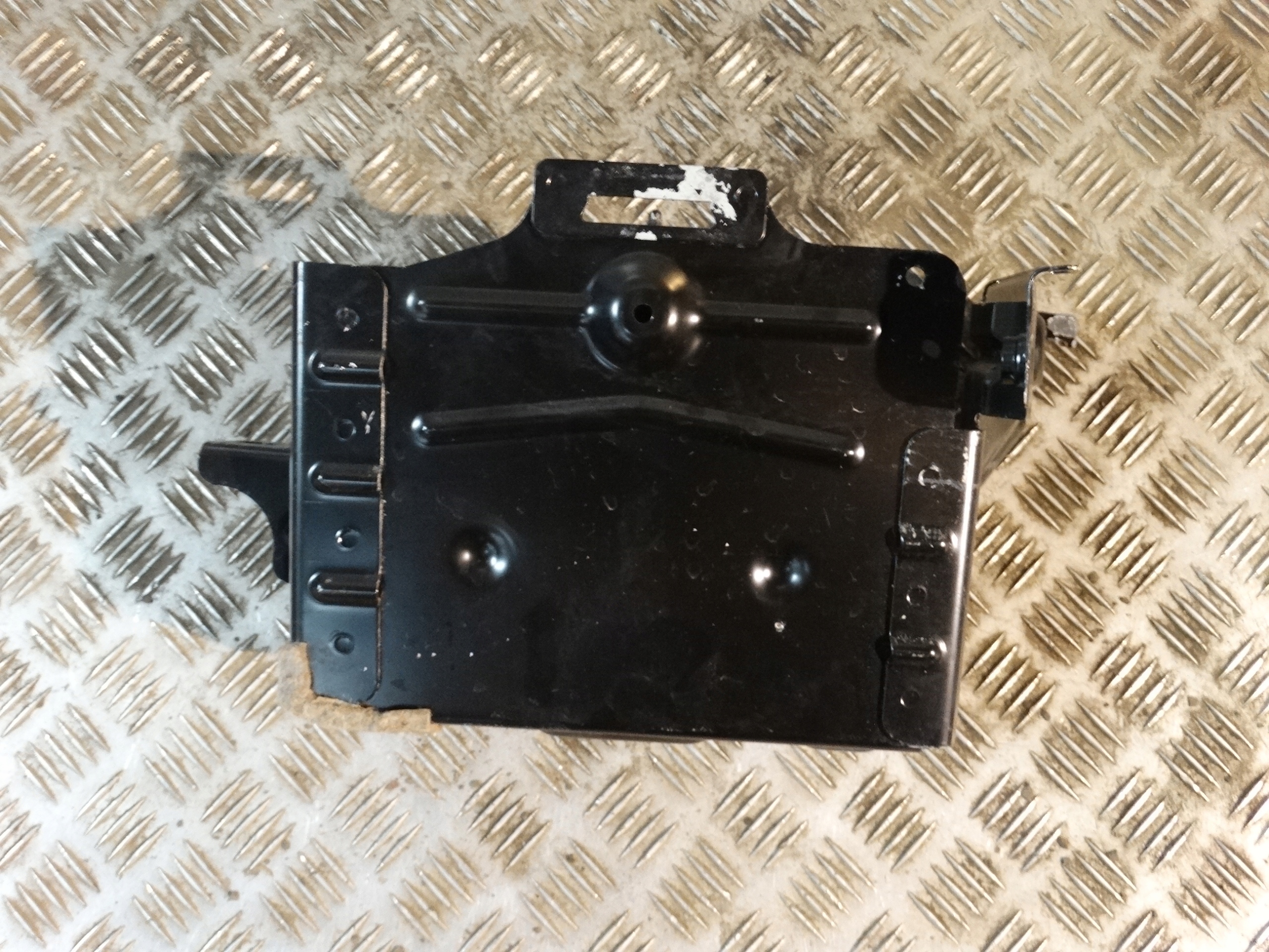 Stütze AKUMULATORA BMW G20 G22 G23 1