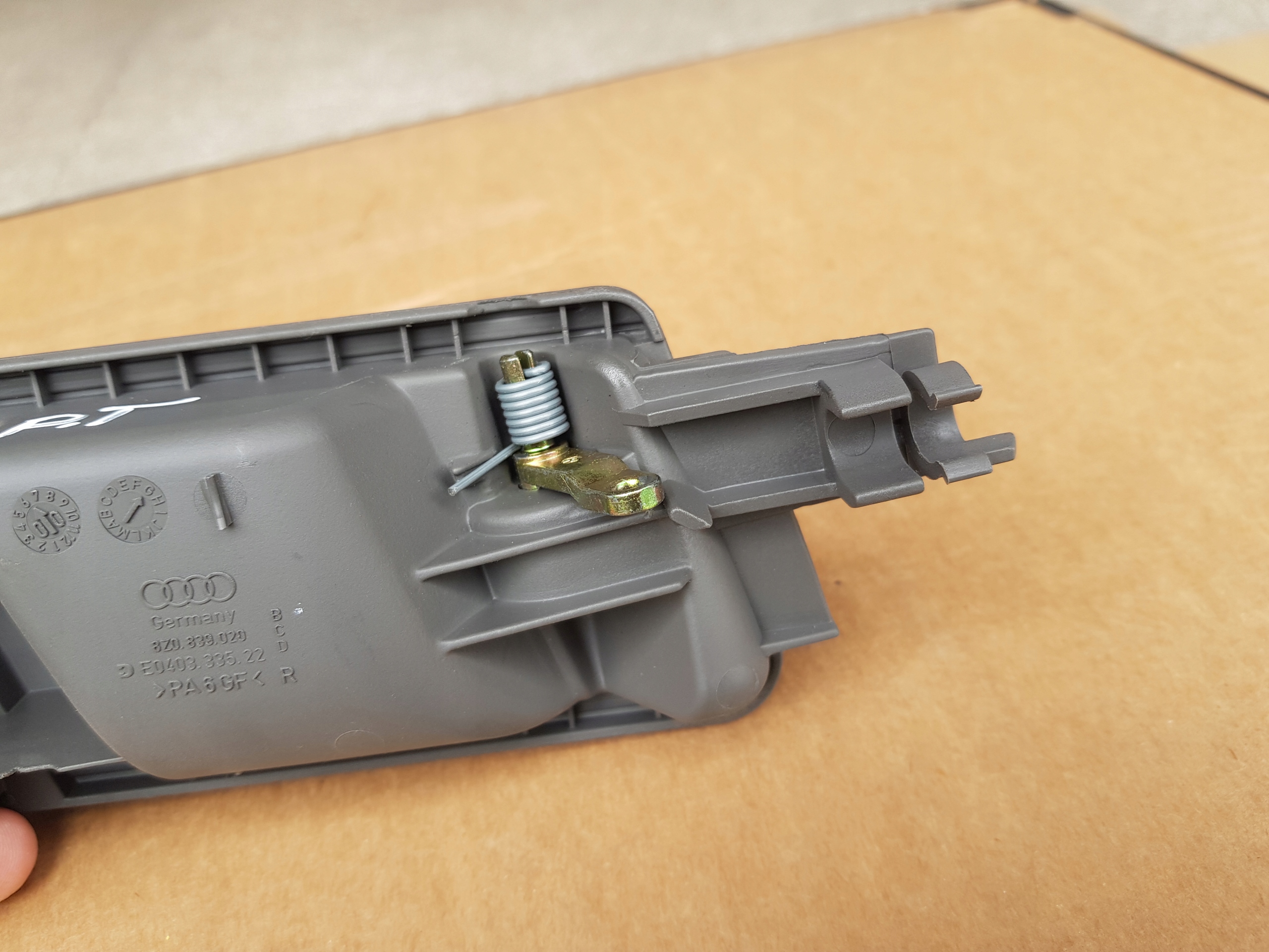 ручка двери внутренняя правая A2 / 8Z0839020 / исправная