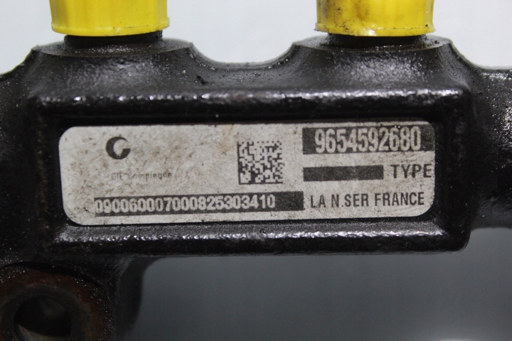 LISTWA WTRYSKOWA MAZDA 3 II 1.6CD Typ silnika Diesel