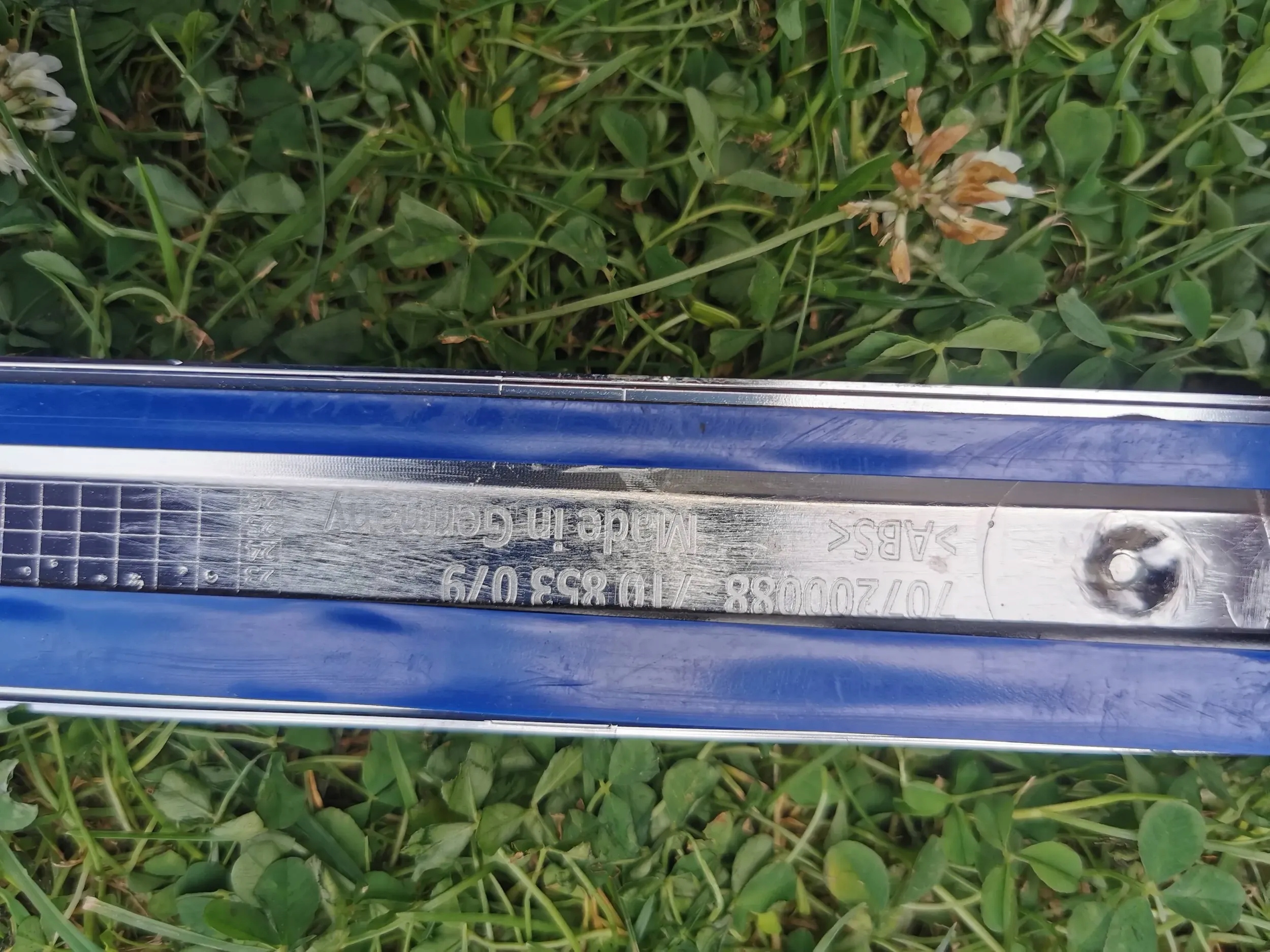 Volkswagen T6 MULTIVAN Nowa listwa 7T0853079 Producent części Volkswagen OE