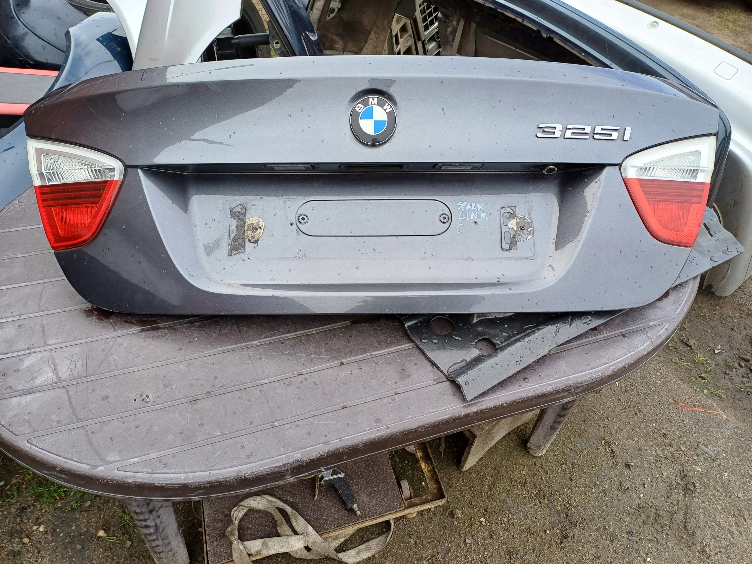 BMW E90 kapota kufru SPARKLIN GREY