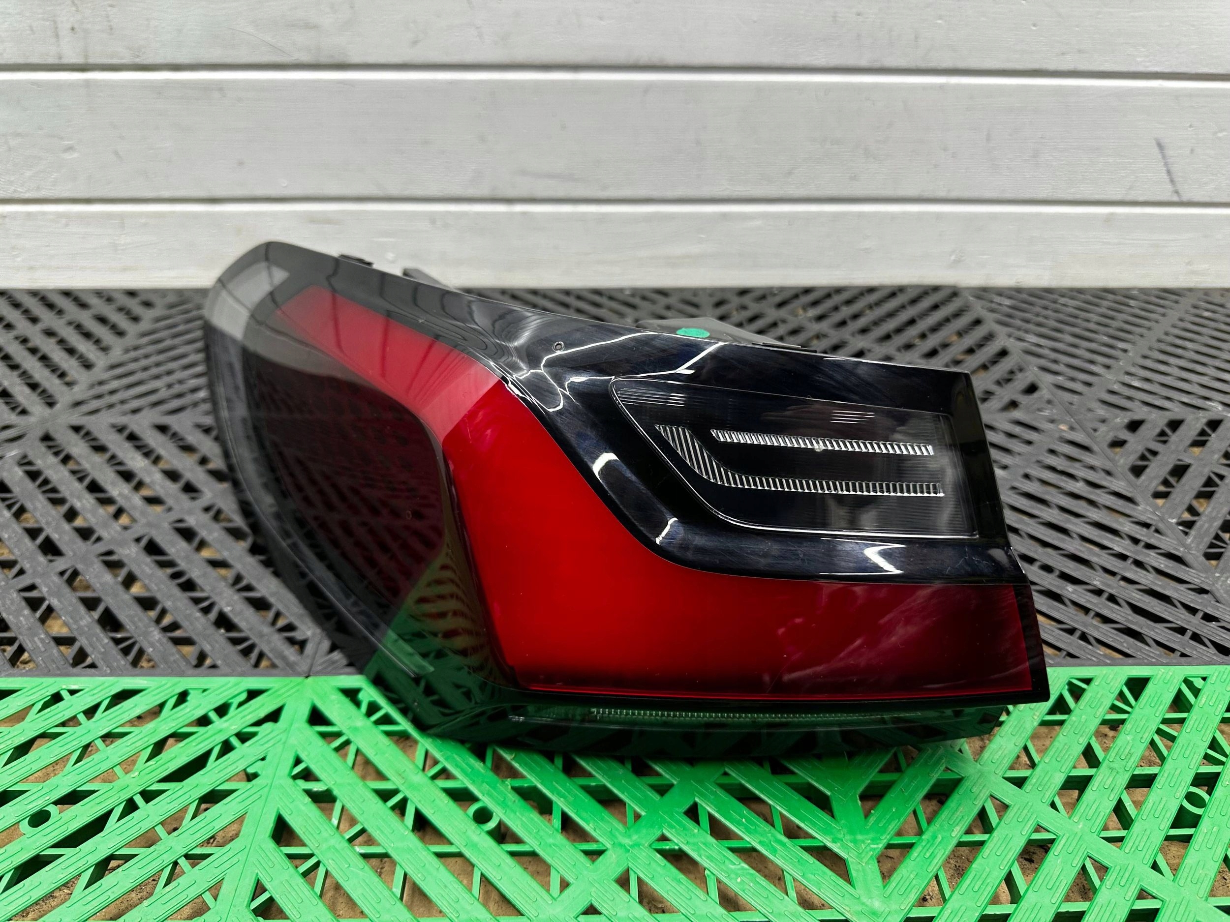 light rear rear part side left BMW 2 Active Tourer U06 8494359