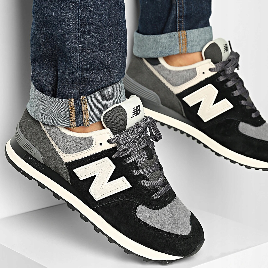 Buty New Balance U574SBK skórzane sneakersy 42,5