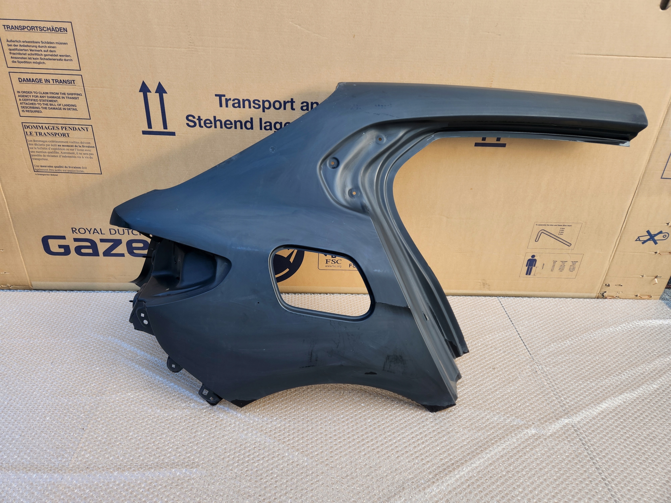 BMW 1 F40 BLOTNIK TYLNY PRAWY TYL 19->