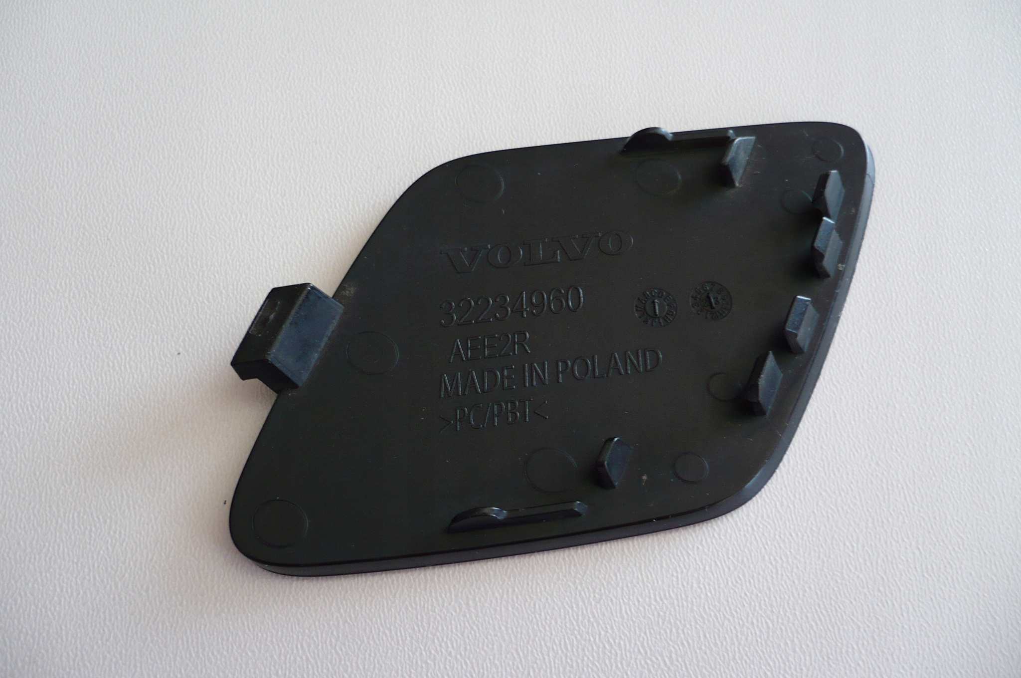 VOLVO XC60 II LIFT 22- R-design towing hook cap bumper front