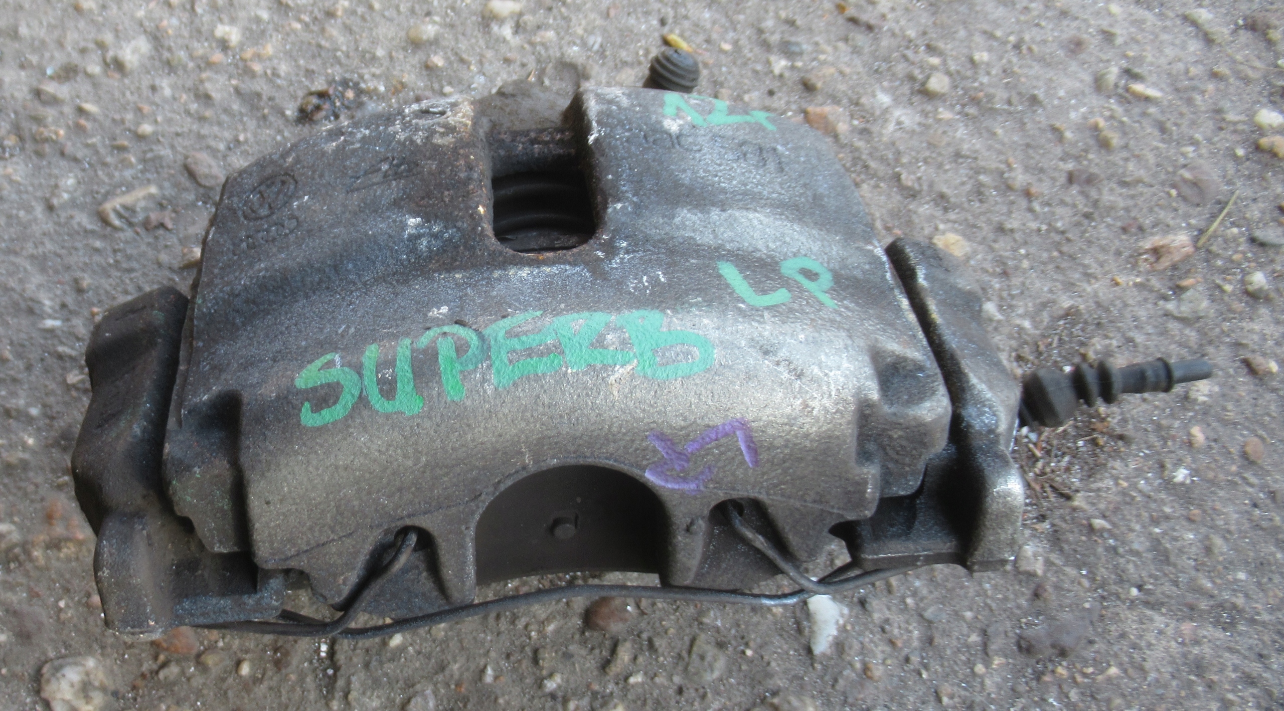 SKODA SUPERB II 1.8 TSI 12R caliper brake left front