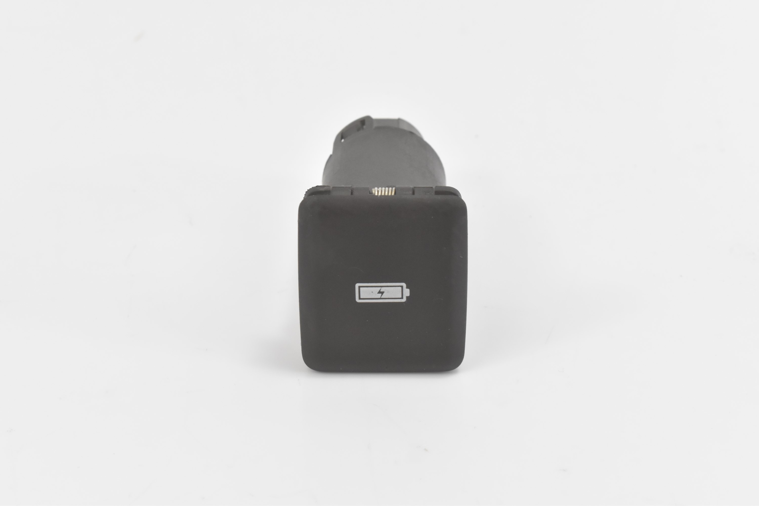 GNIAZDO PORT USB TYŁ L8B2-19010-CA LAND ROVER DEFENDER L663 II 2020-