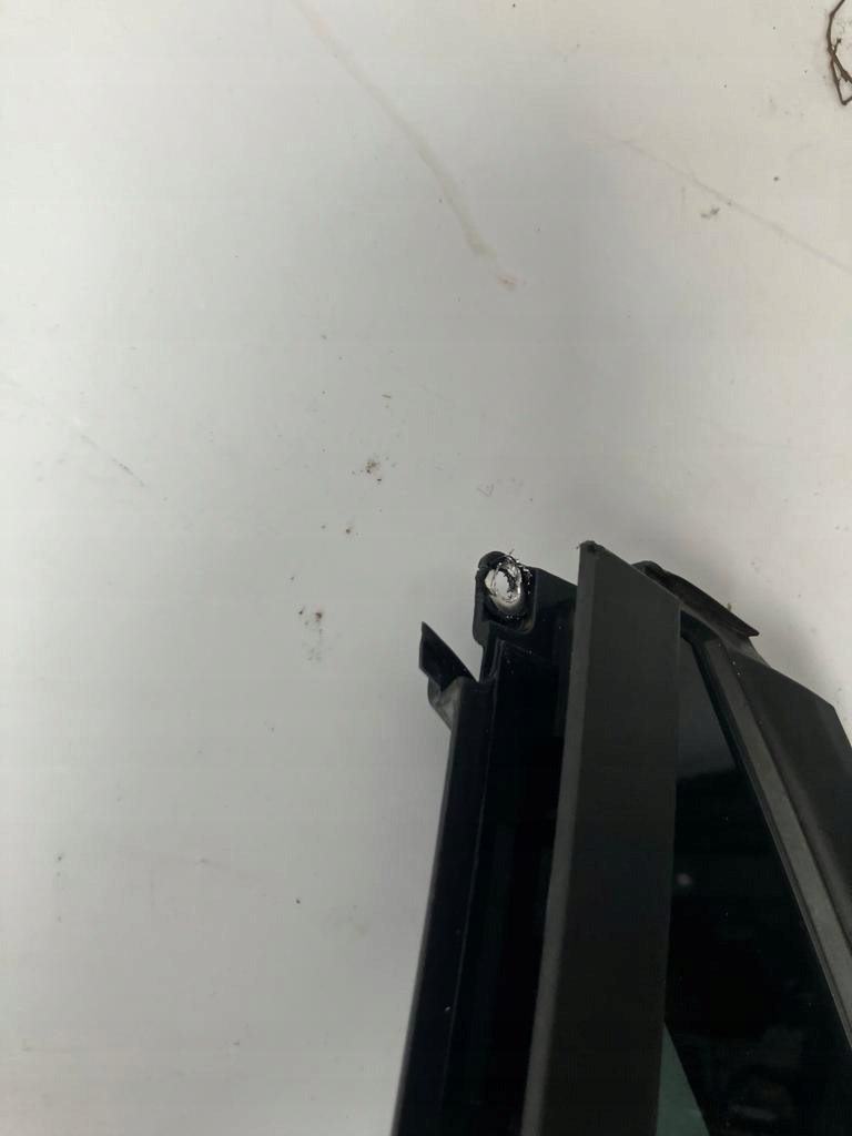 window door left rear part CORSA F TROJKAT 21R