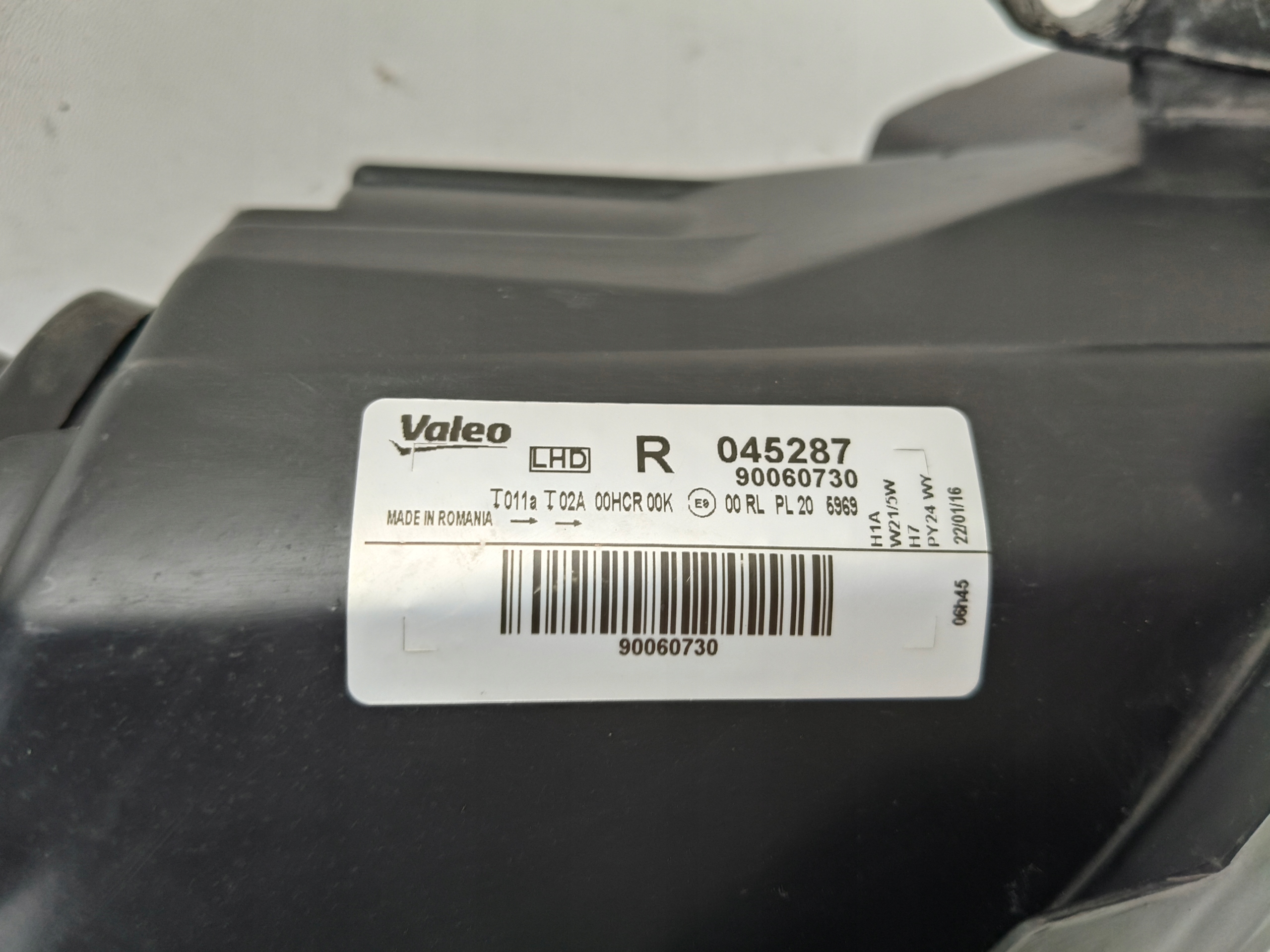 light right REFLEKTOR OPEL CORSA D 11-14 LIFT CIEMNA