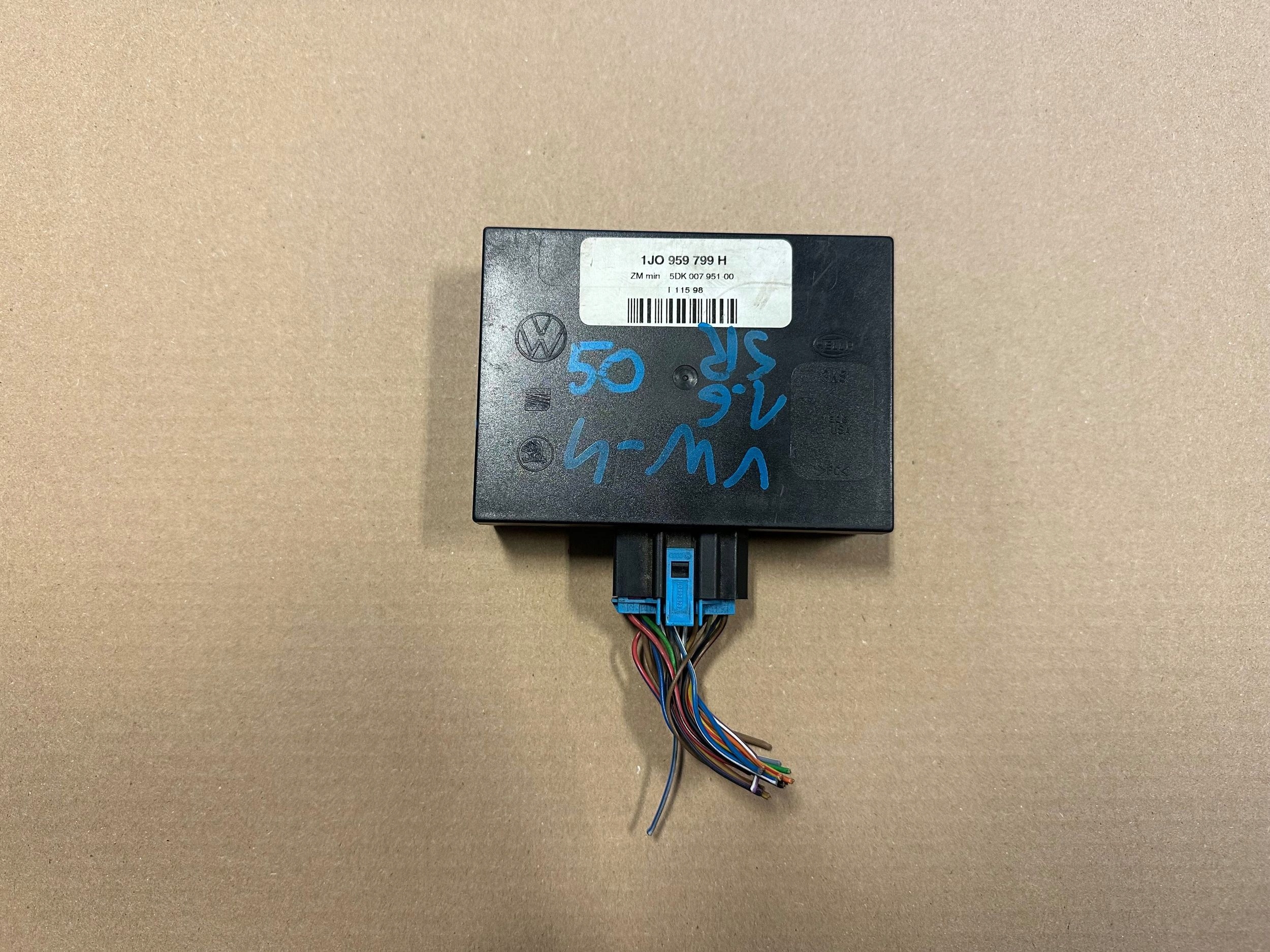 VW GOLF IV 1.6 SR MODUŁ KOMFORTU WTYCZKI 1J0959799H