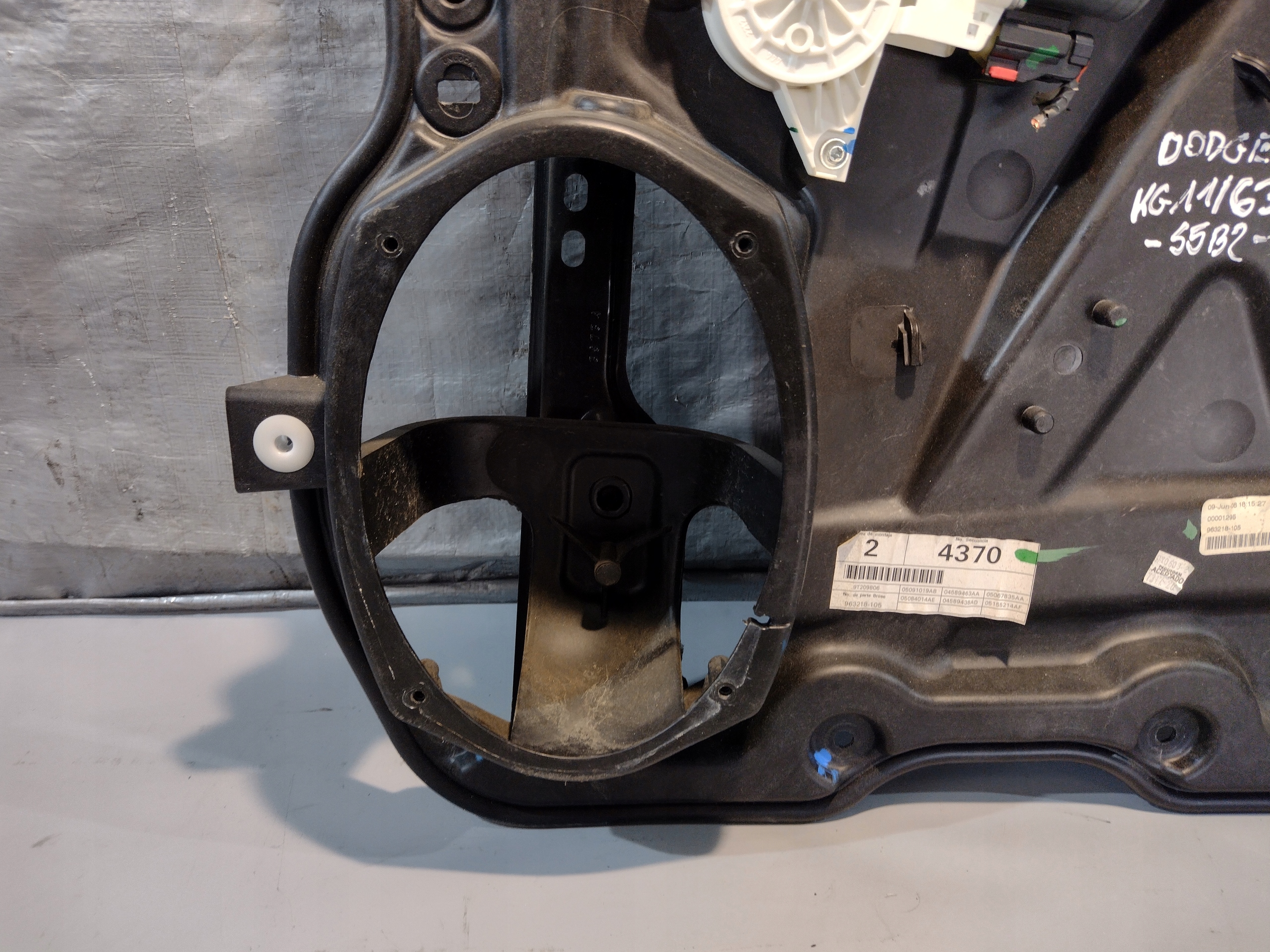 window regulator right rear part Dodge Journey 963218-105