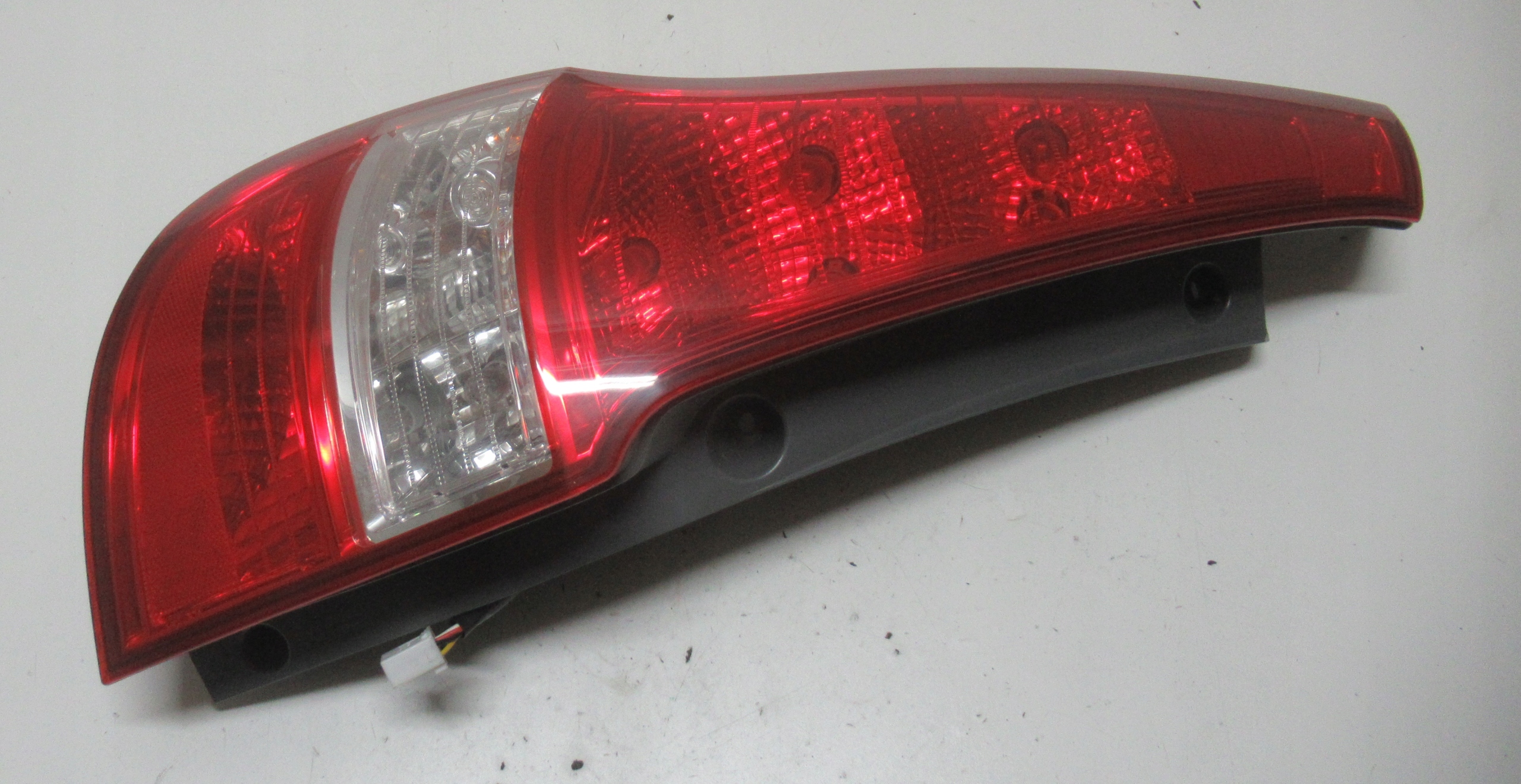 HYUNDAI I30 1.6 CRDI 11R light left rear part EUROPA
