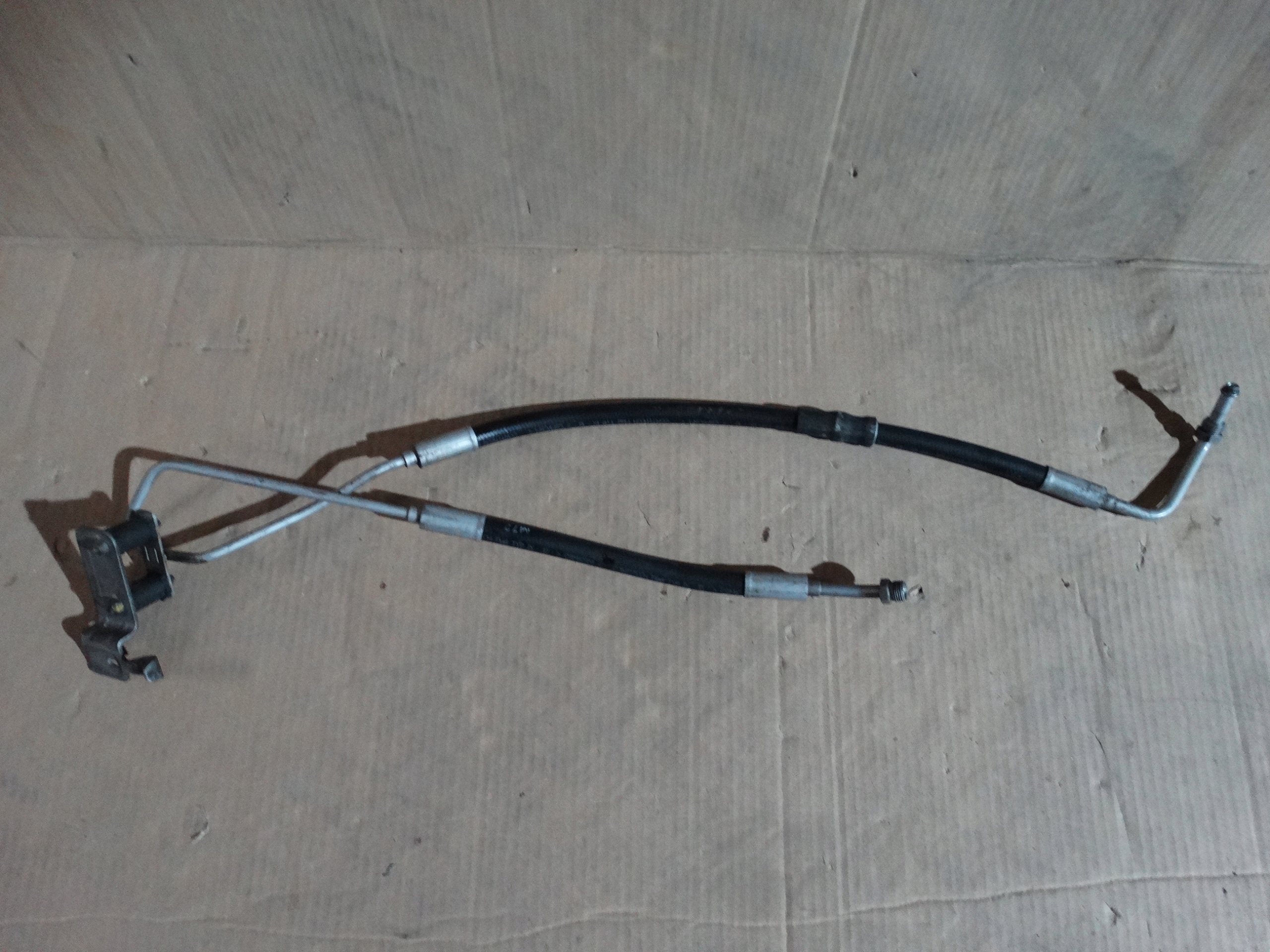 IDEALNY Schlauch der Lenkung BMW E60 E61 1