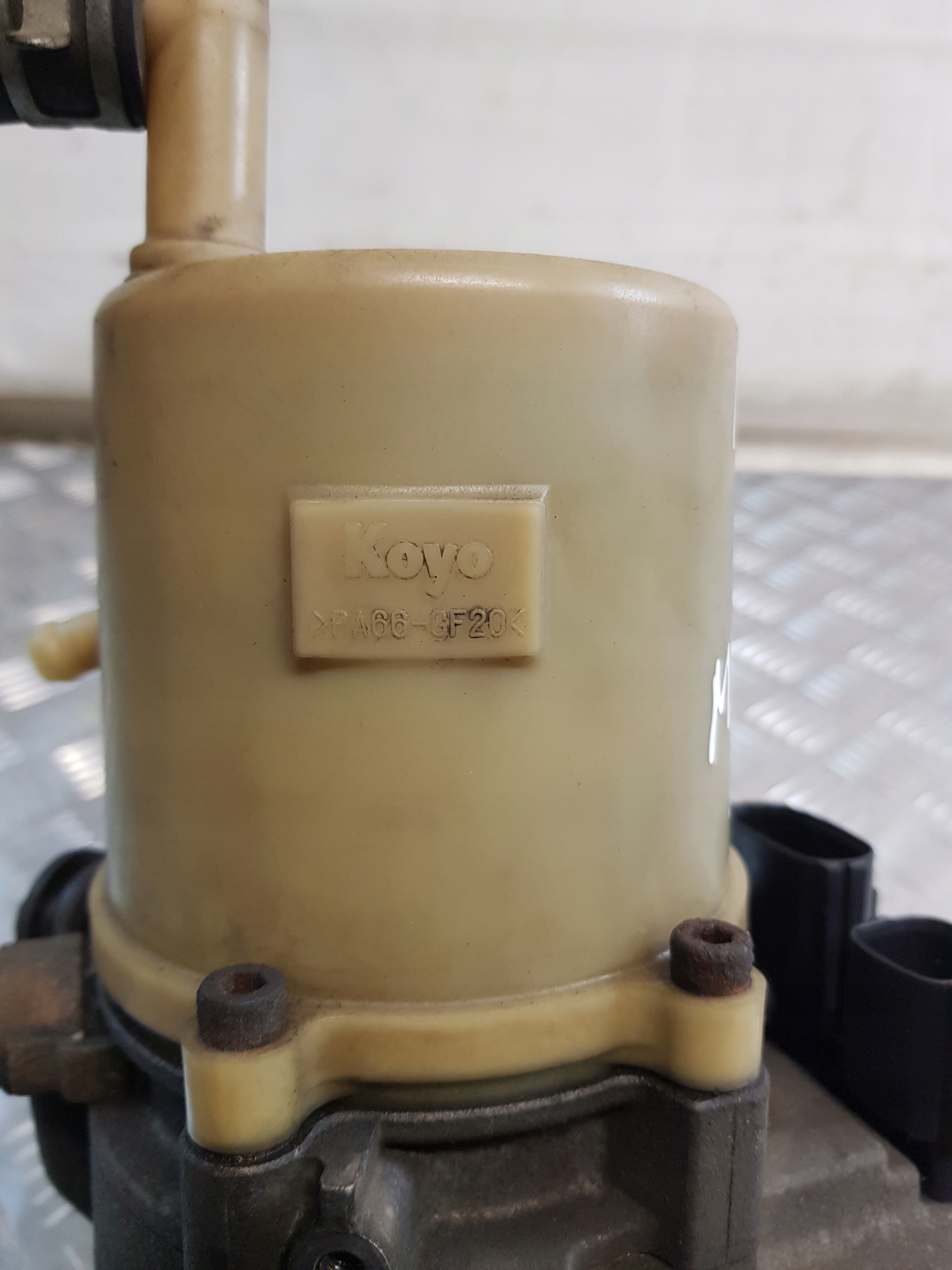Pompa servosterzo KOYO + serbatoio MAZDA 3 e BK 1.6D 04r.