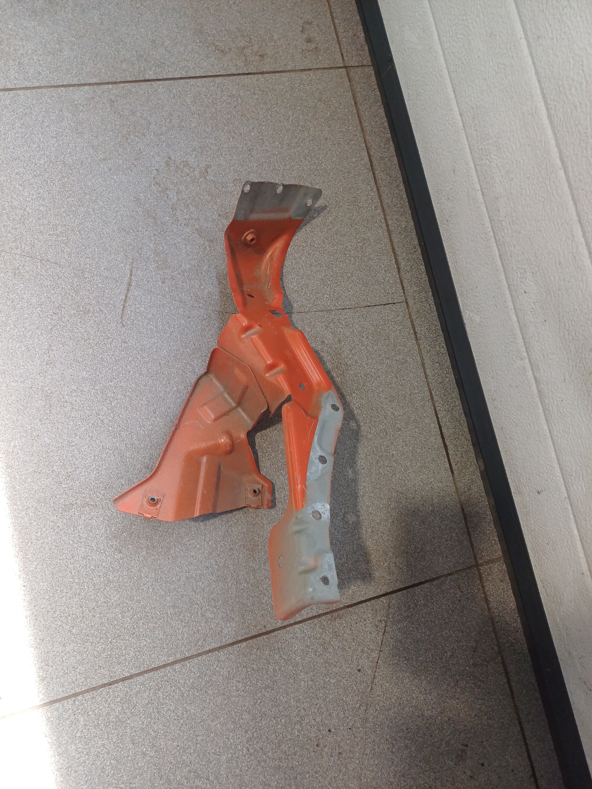 console of a fender left front front OPEL CROSSLAND X 13478959