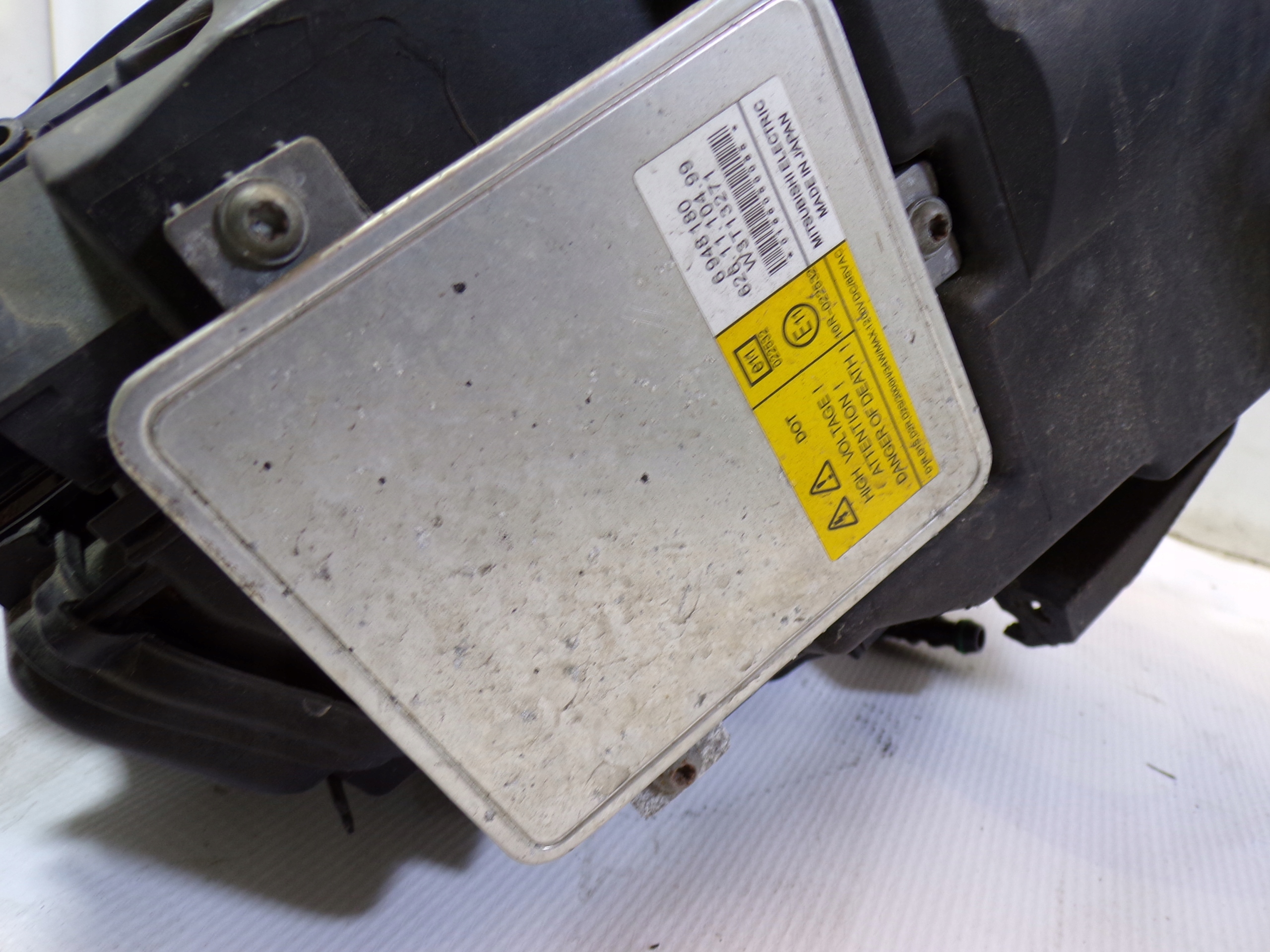 feu gauche avant avant XENON rotatif BMW E90 / E91 complète (K1)