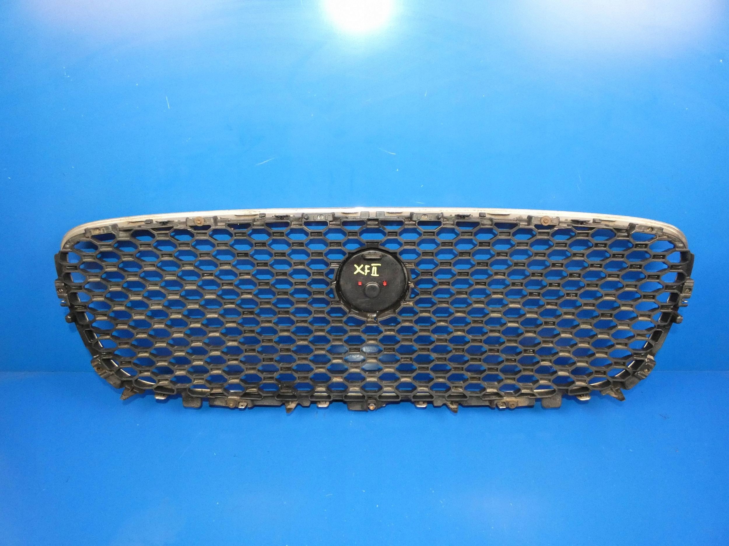 JAGUAR XF II X260 grill grille logo front