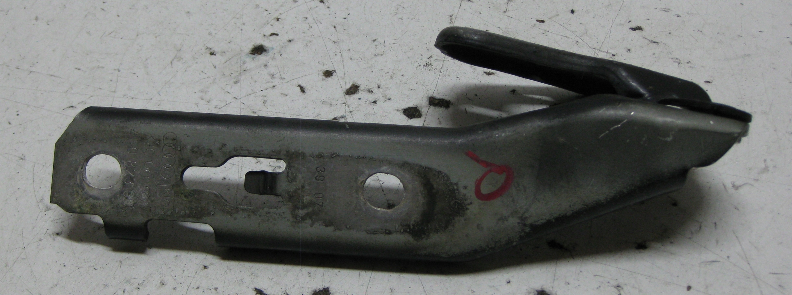 AUDI A6 C6 2.7 TDI 07R hinge bonnets left right KOMPLET 4F0823302 4F0823301