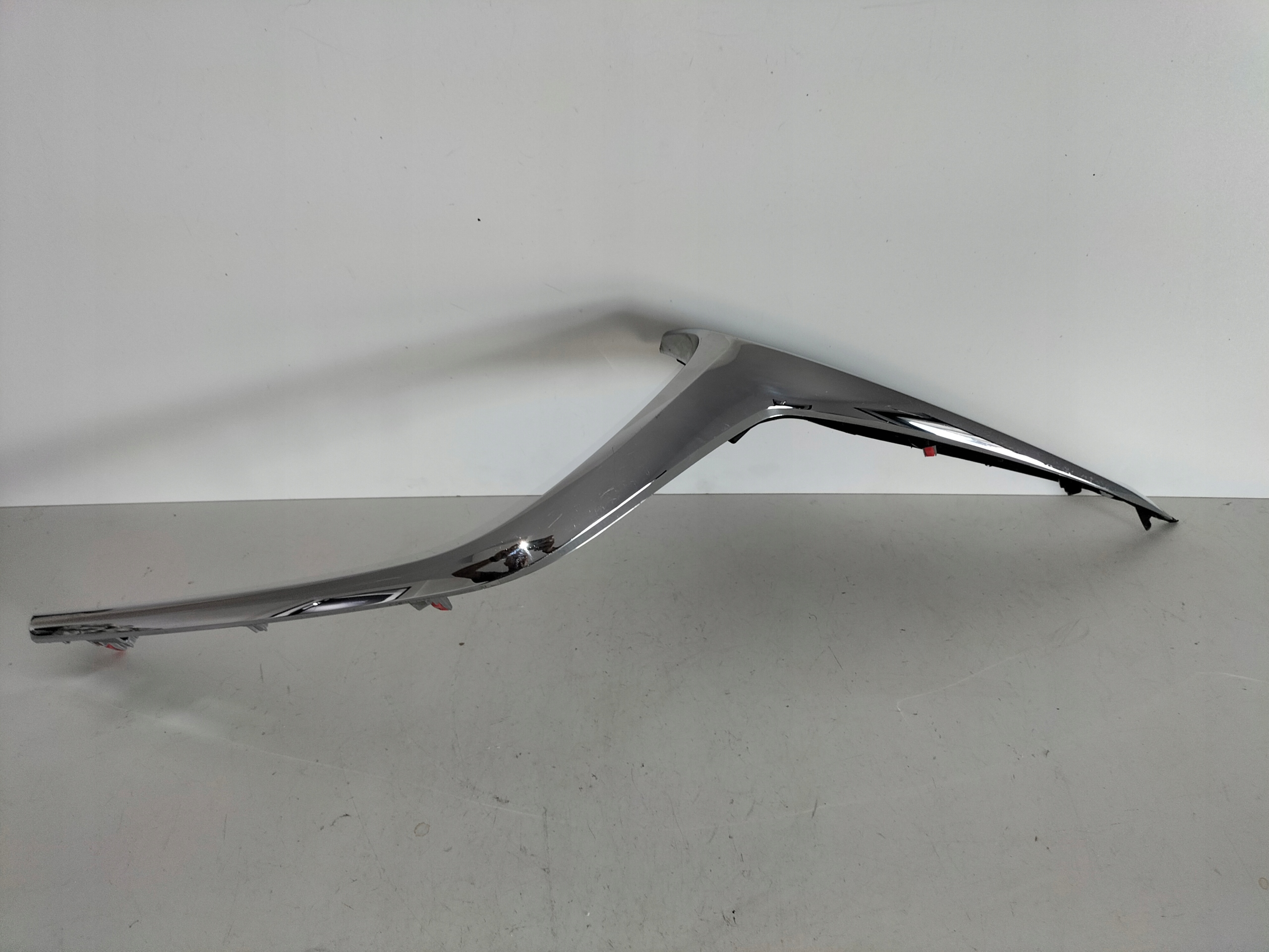 moulding grille grilla chrom left MAZDA 2 LIFT 19