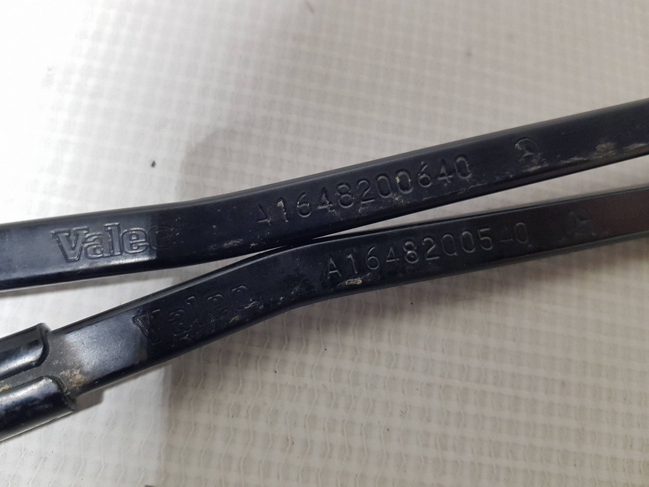 wiper arm front right left KOMLET EUROPA MERCEDES GL X164