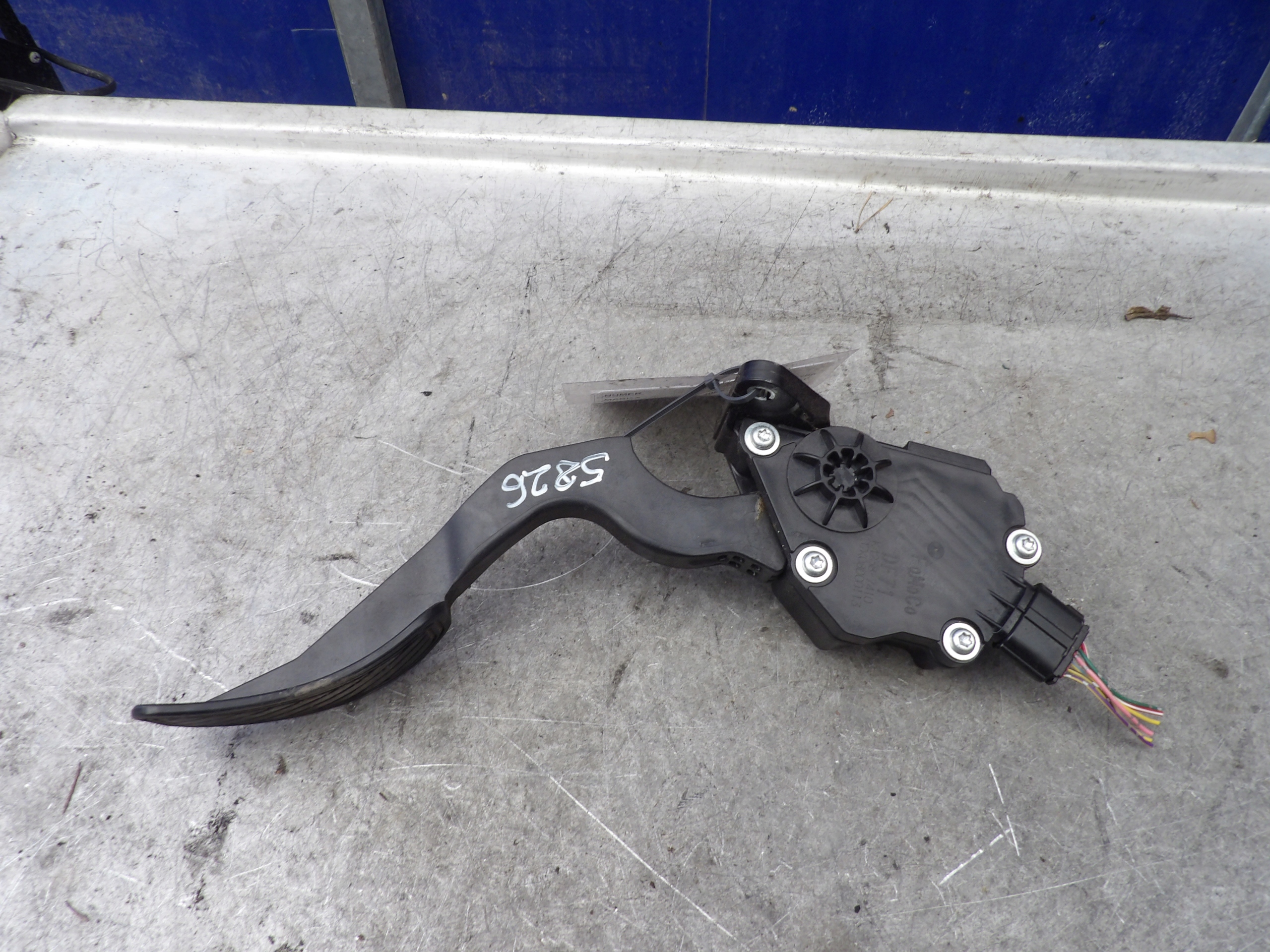 Mazda 2 accelerator pedal K4238 7471
