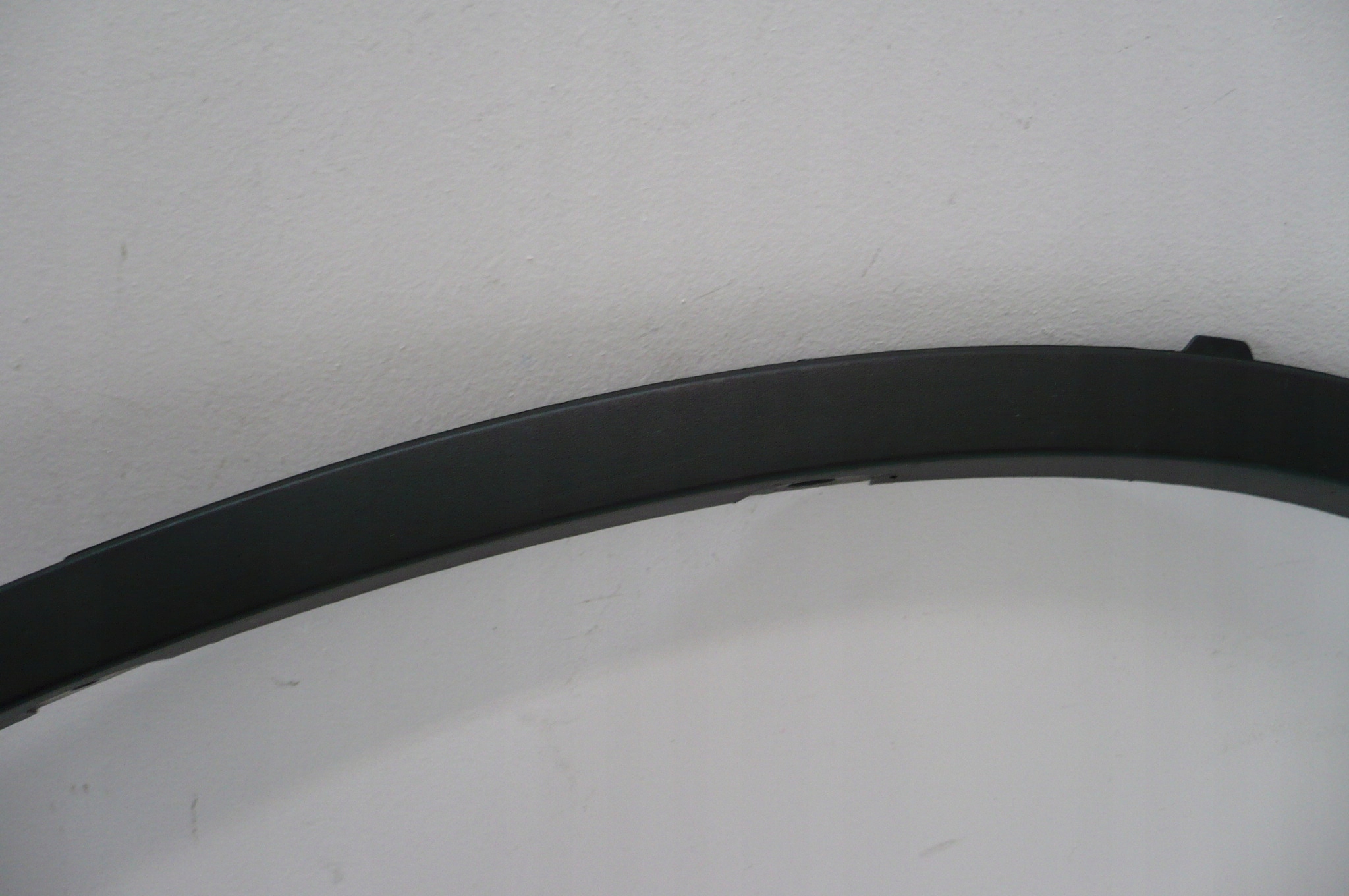 BMW X6 E71 E72 2007-14 lišta blatníku levá záď