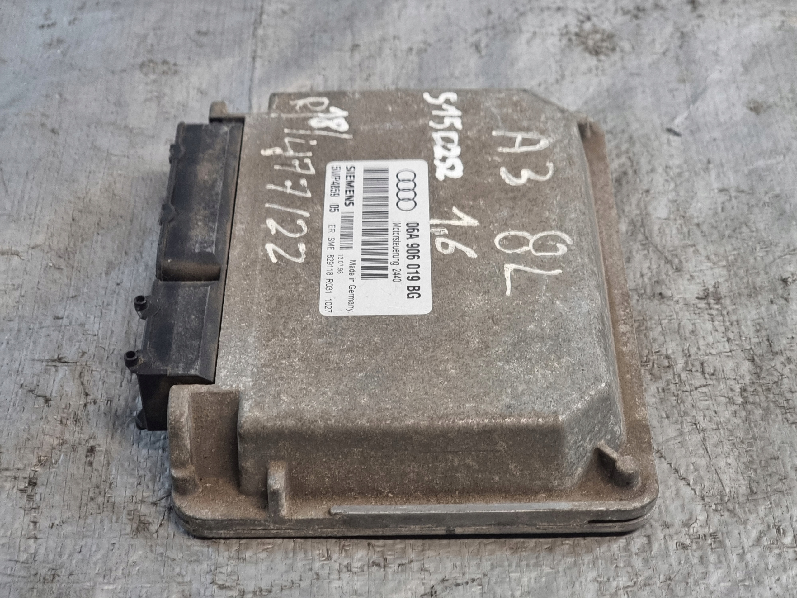 control unit computer of the engine OE 06A906019BG AUDI A3 8L 1.6B 98r