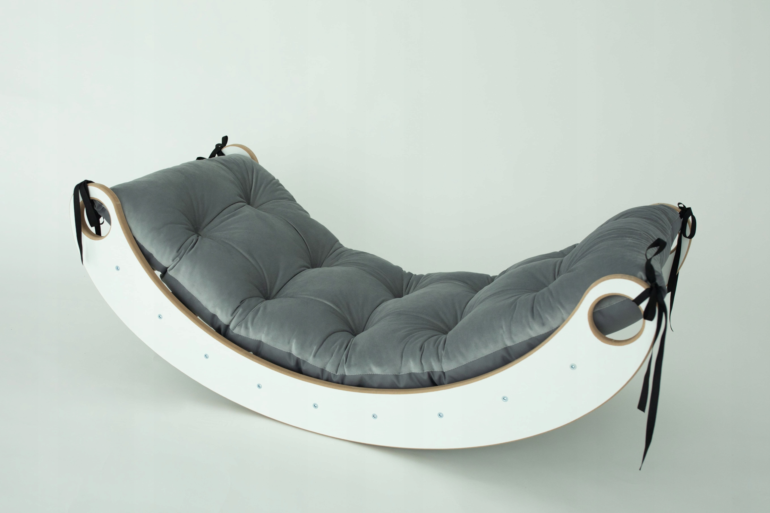 Drewniany Bujak Montessori L dla Dziecka Malucha +Poduszka Welurowa j.szary