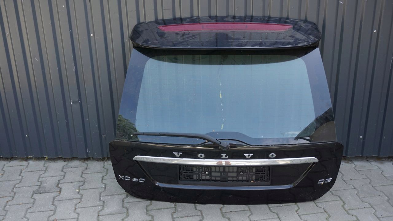 VOLVO XC60 and LIFT - complete rear trunk door
