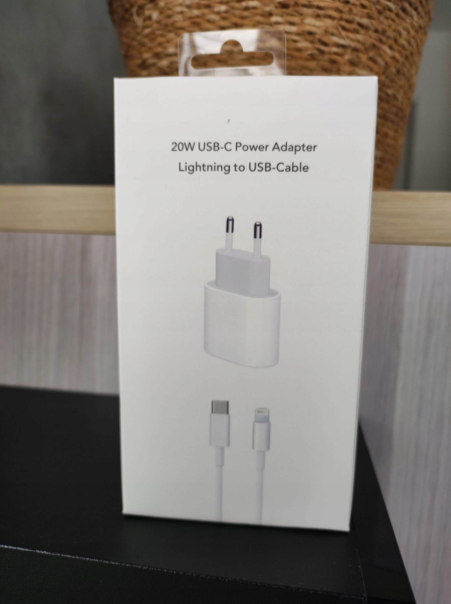 ŁADOWARKA SAMOCHODOWA KABEL USB C 20W DO IPHONE KABEL +WTYCZKA ZESTAW Kolor biały
